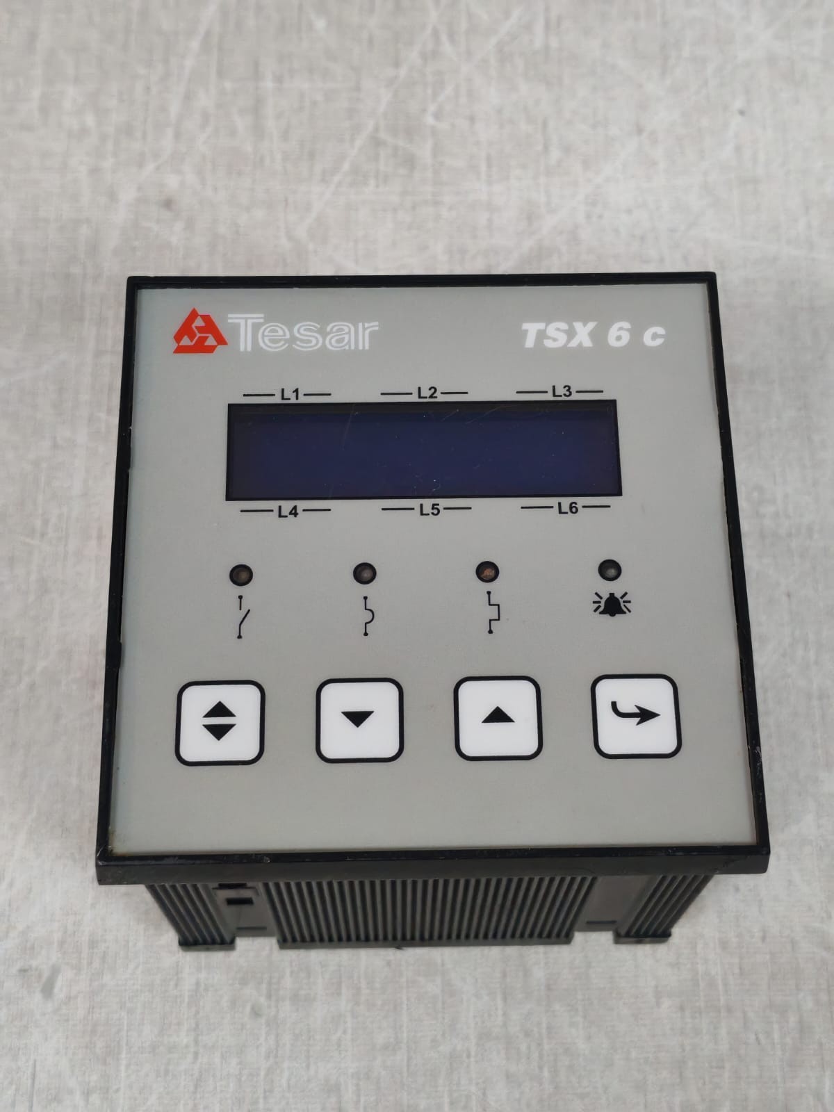 TESAR TSX 6C TESAR TSX 6C MAGNETO-THERMAL PROTECTION DEVICE 8