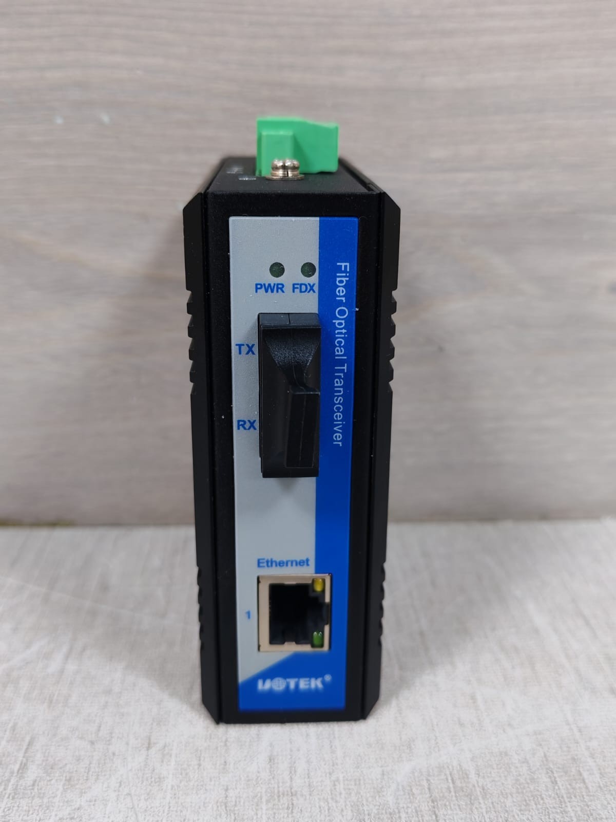Uotek UT-2601GSM-SC UOTEK UT-2601GSM-SC 1-Port 1000M Network Fiber Optical Transceiver 2