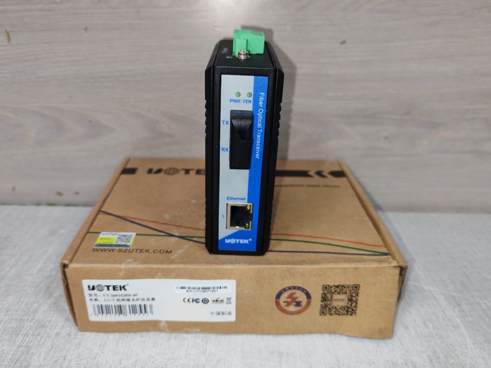 UOTEK UT-2601GSM-SC 1-Port 1000M Network Fiber Optical Transceiver