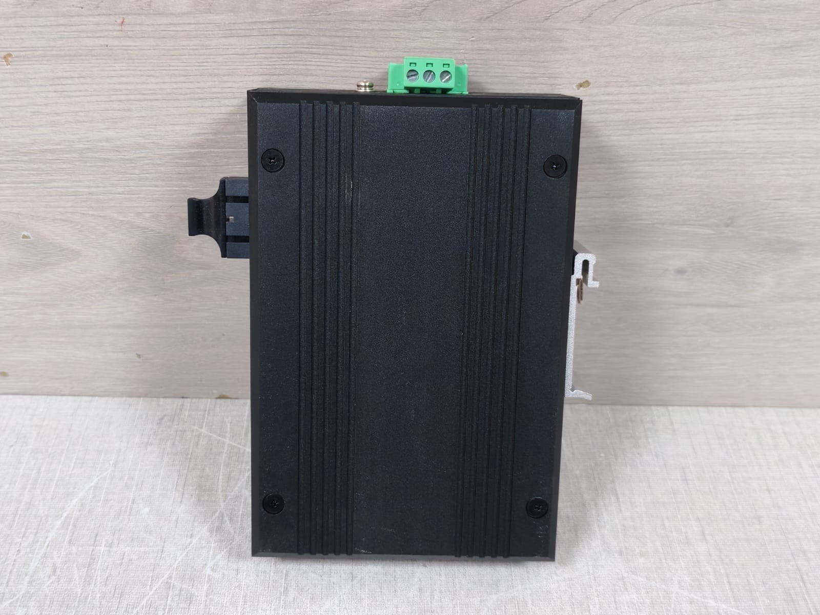 Uotek UT-2604GSM-SC UOTEK UT-2604GSM-SC 4-Port 1000M Network Fiber Optical Transceiver 5