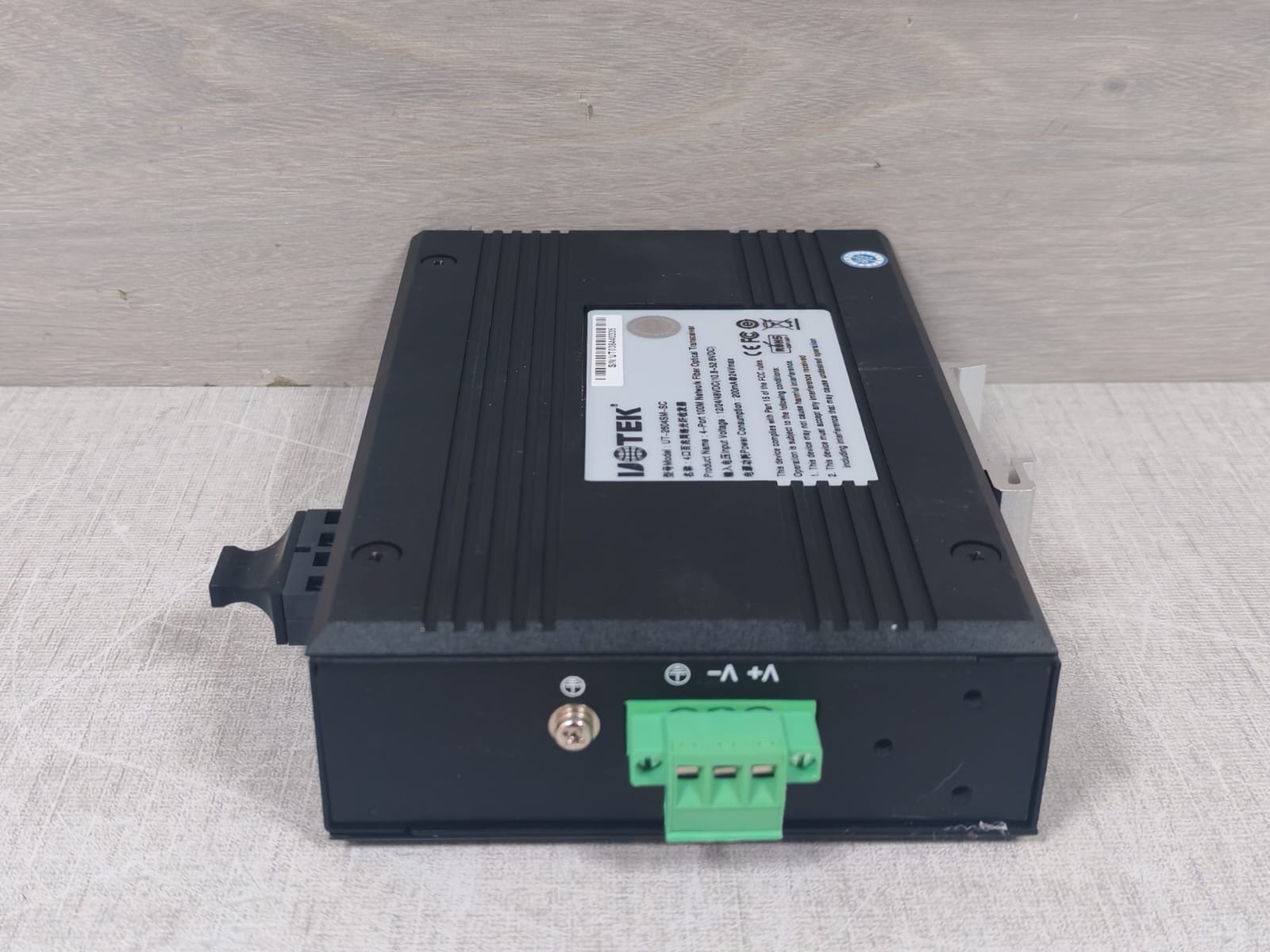 Uotek UT-2604SM-SC UOTEK UT-2604SM-SC 4-Port 100M Network Fiber Optical Transceiver 6