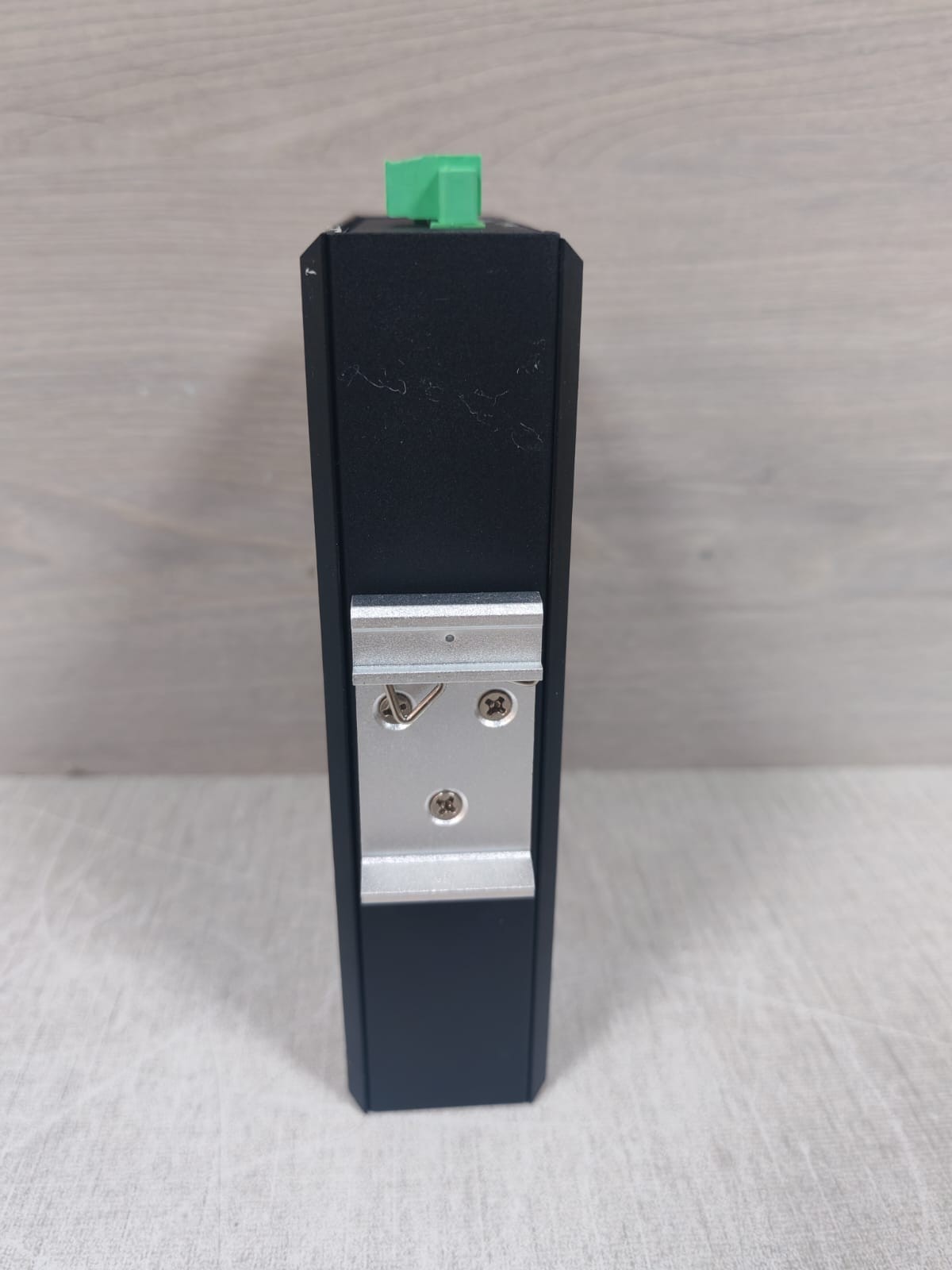 Uotek UT-2604SM-SC UOTEK UT-2604SM-SC 4-Port 100M Network Fiber Optical Transceiver 8