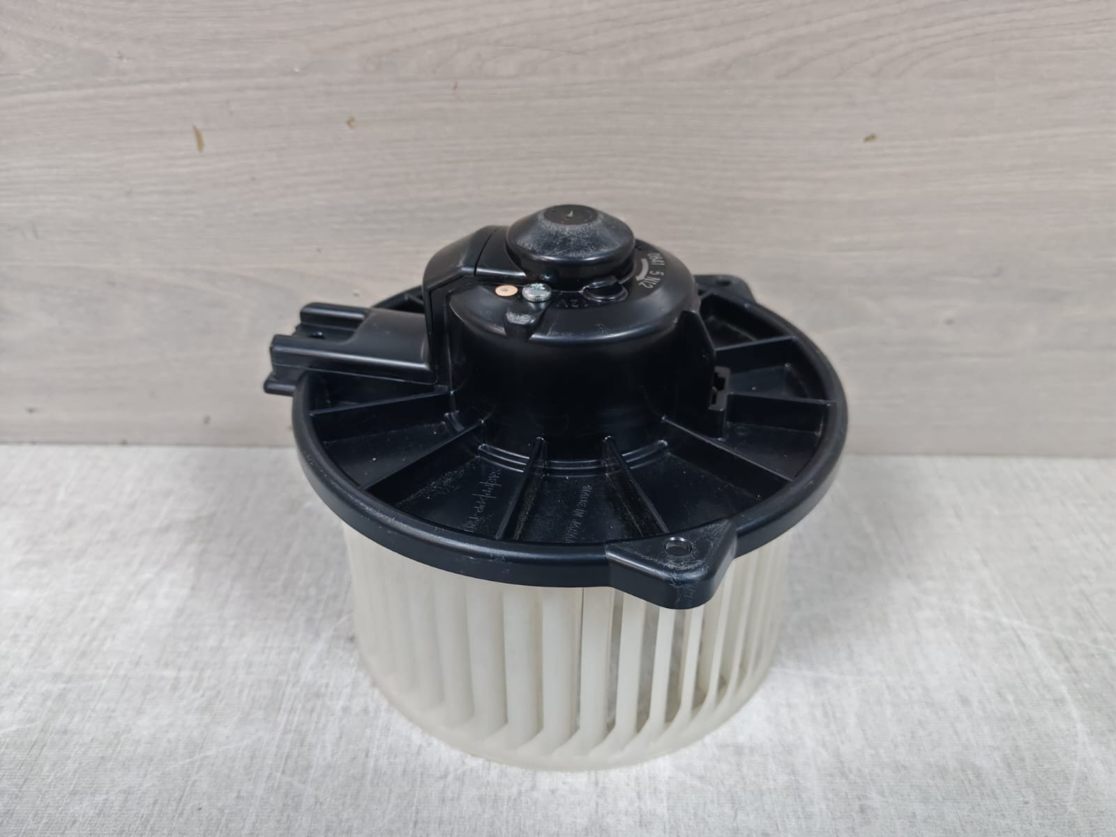 Toyota 87103-60172 87103-60172 TOYOTA Motor Sub-ASSY Fan Heater 5
