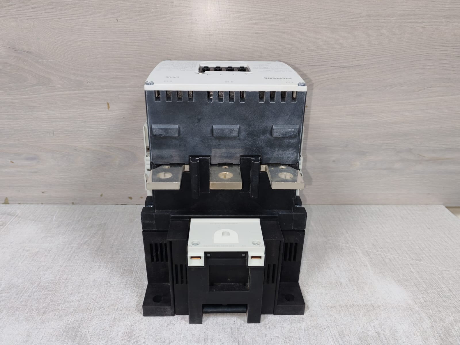 Siemens 3RT1064-6AP36 SIEMENS 3RT1064-6AP36 SIRIUS Motor Starters-Contactors 9