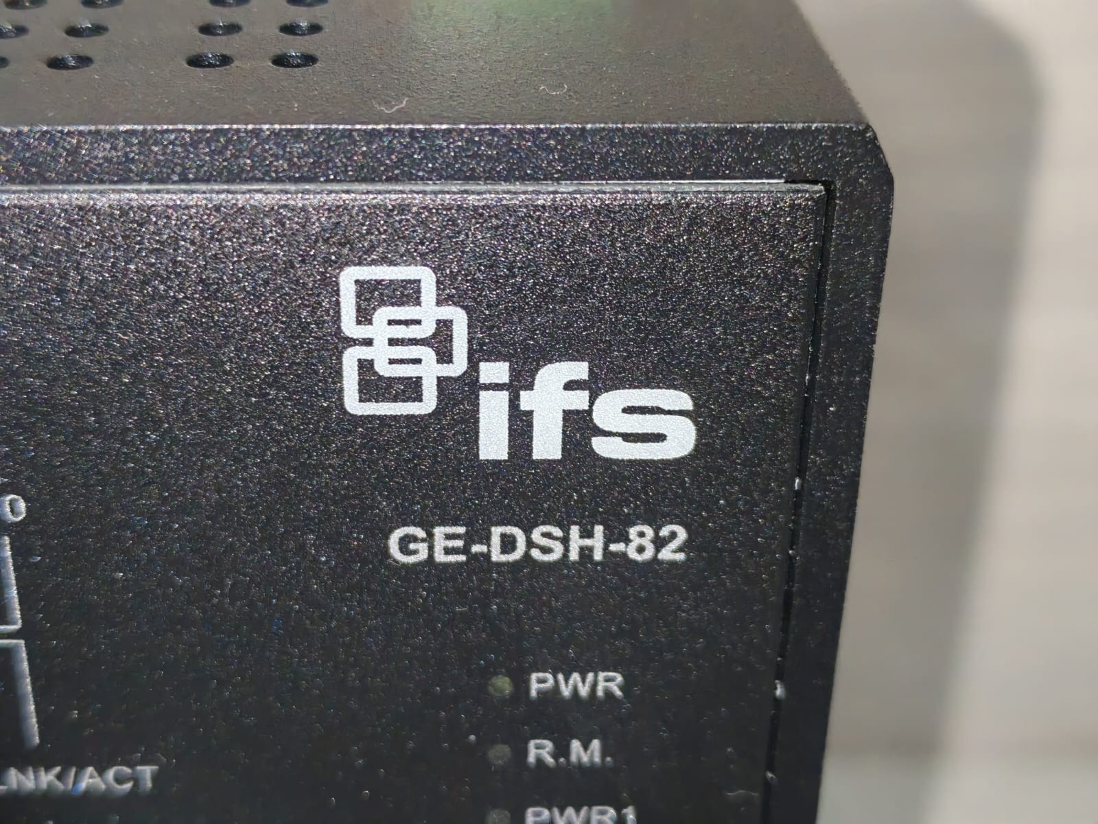 GE DSH-82 INTERLOGIX IFS GE-DSH-82 MANAGED ETHERNET SWITCH 3