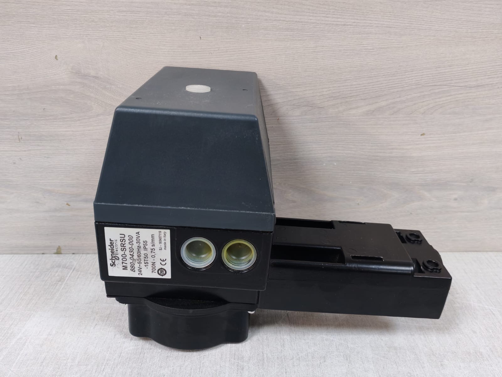 Schneider Electric M700-SRSU Schneider Electric M700-SRSU Actuator 880-0430-000 24V-50/60Hz-30VA 3