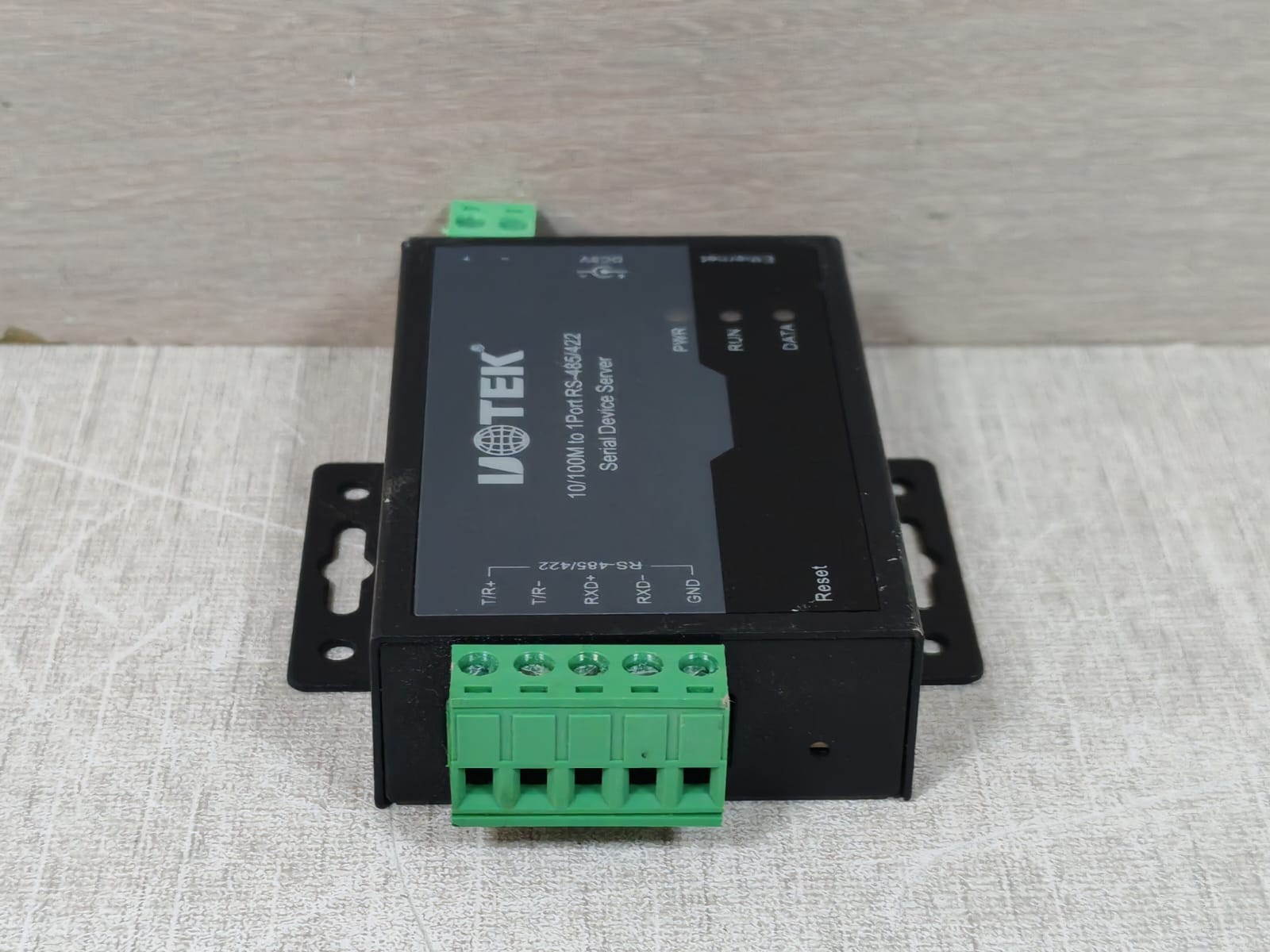 Uotek UT-6311M UOTEK UT-6311M 10/100M to 1Port RS-485/422 Serial Device Server 8