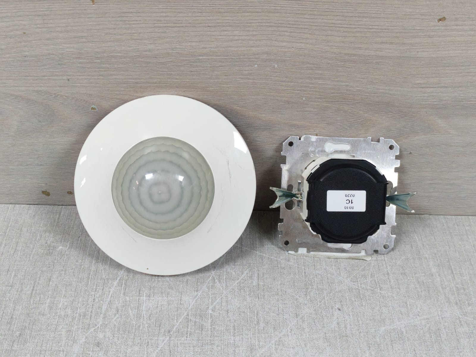 Merten ARGUS-550590 MERTEN ARGUS 550590 PRESENCE DETECTOR POLAR WHITE 2