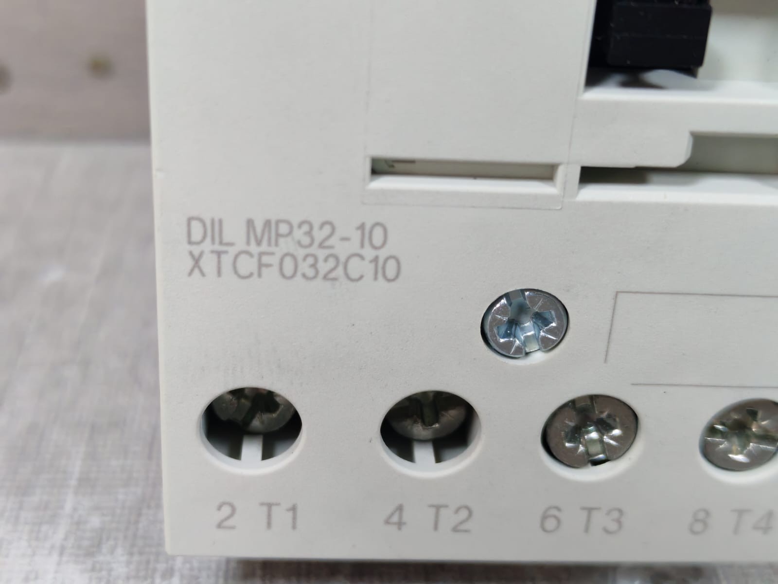 Moeller DILMP32/ DIL MP32.10 EATON DILMP32-10XTCF032C10 POWER CONTACTOR 24-27VDC 4