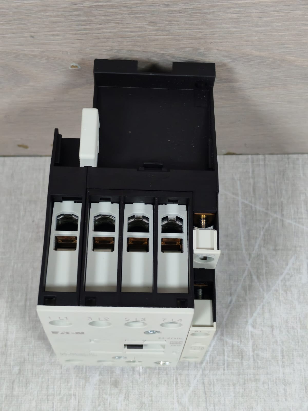 Moeller DILMP32/ DIL MP32.10 EATON DILMP32-10XTCF032C10 POWER CONTACTOR 24-27VDC 6