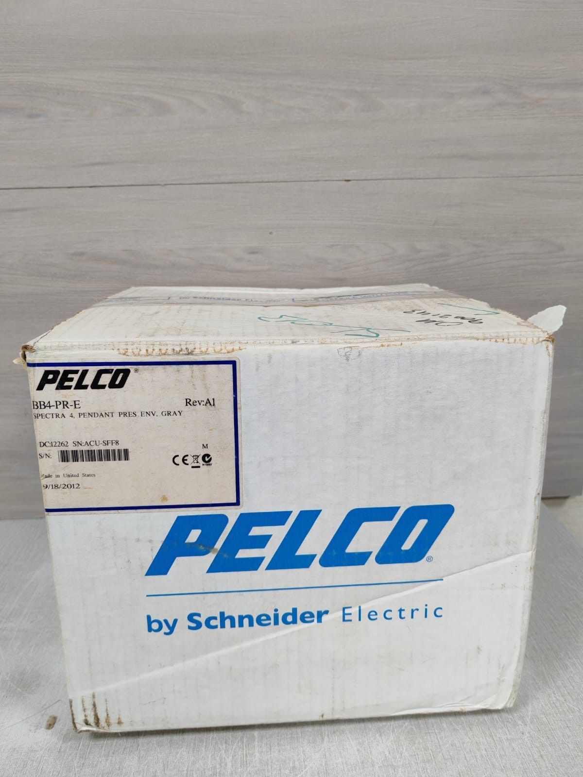 Pelco BB4-PR-E Pelco BB4-PR-E Spectra 4 PENDANT PRES ENV. GRAY REV. A1 4