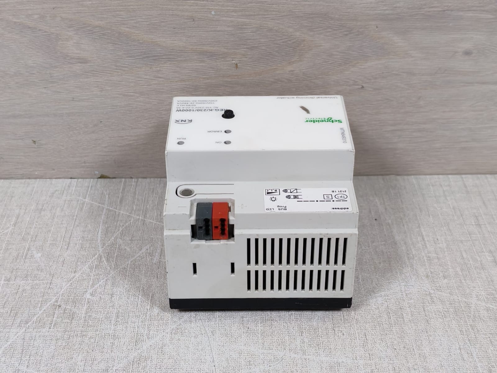 Schneider Electric MTN649310 Schneider Electric MTN649310 Universal Dimming Actuator 3