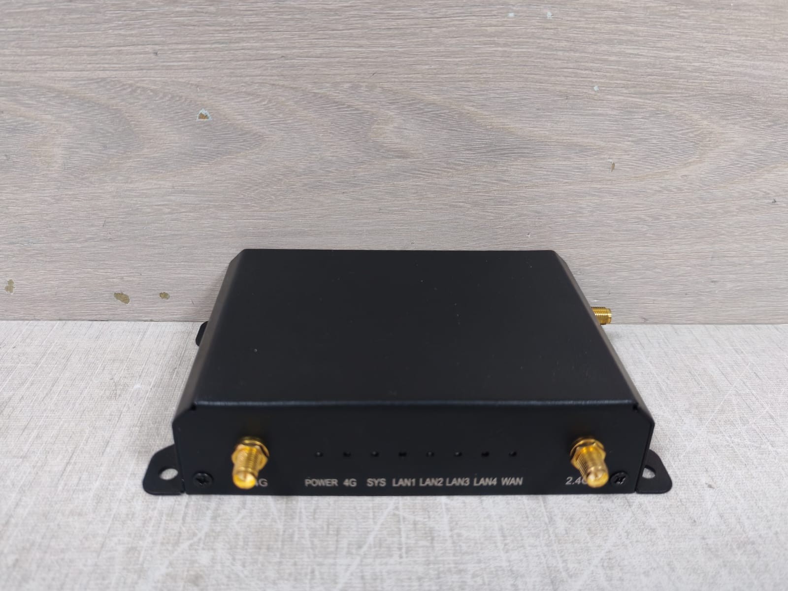 Uotek UT-9110 UOTEK UT-9110 4G Router(1WAN+4LAN) 2