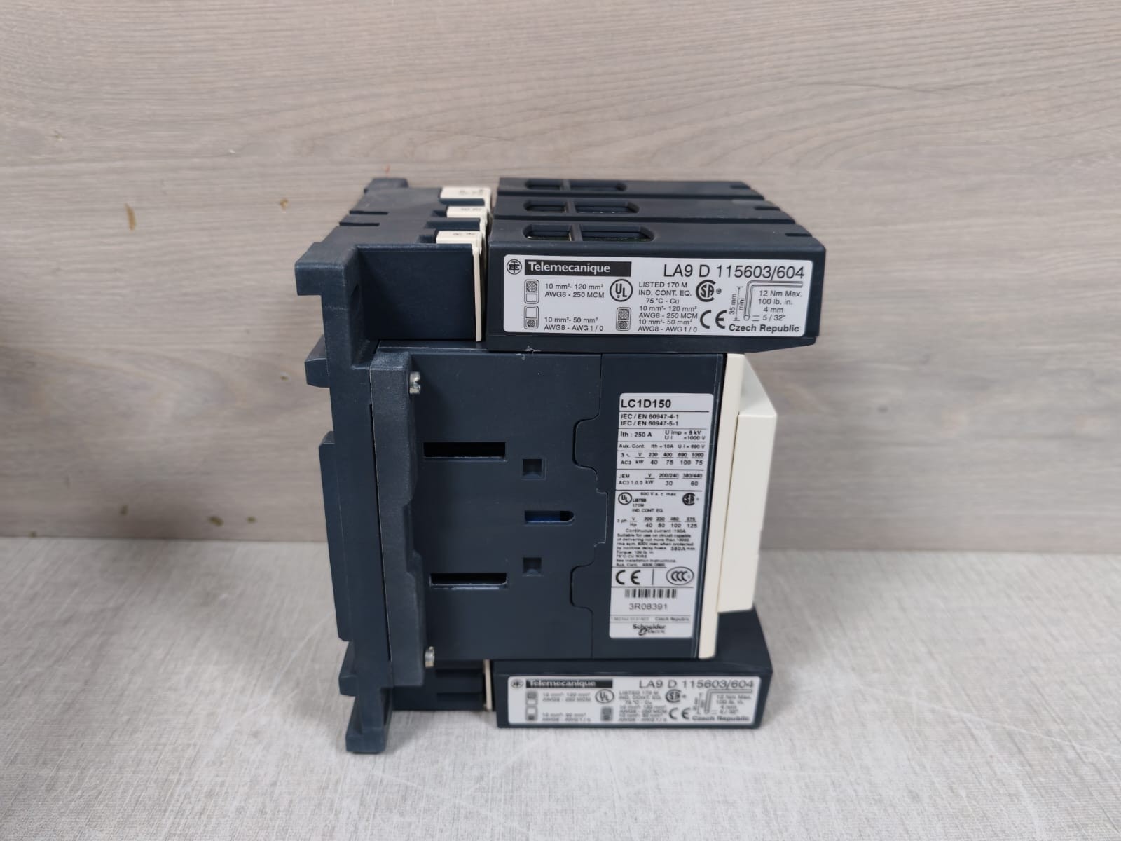 Telemecanique LC1D150 TELEMECANIQUE LC1D150 3-Pole Contactor 6