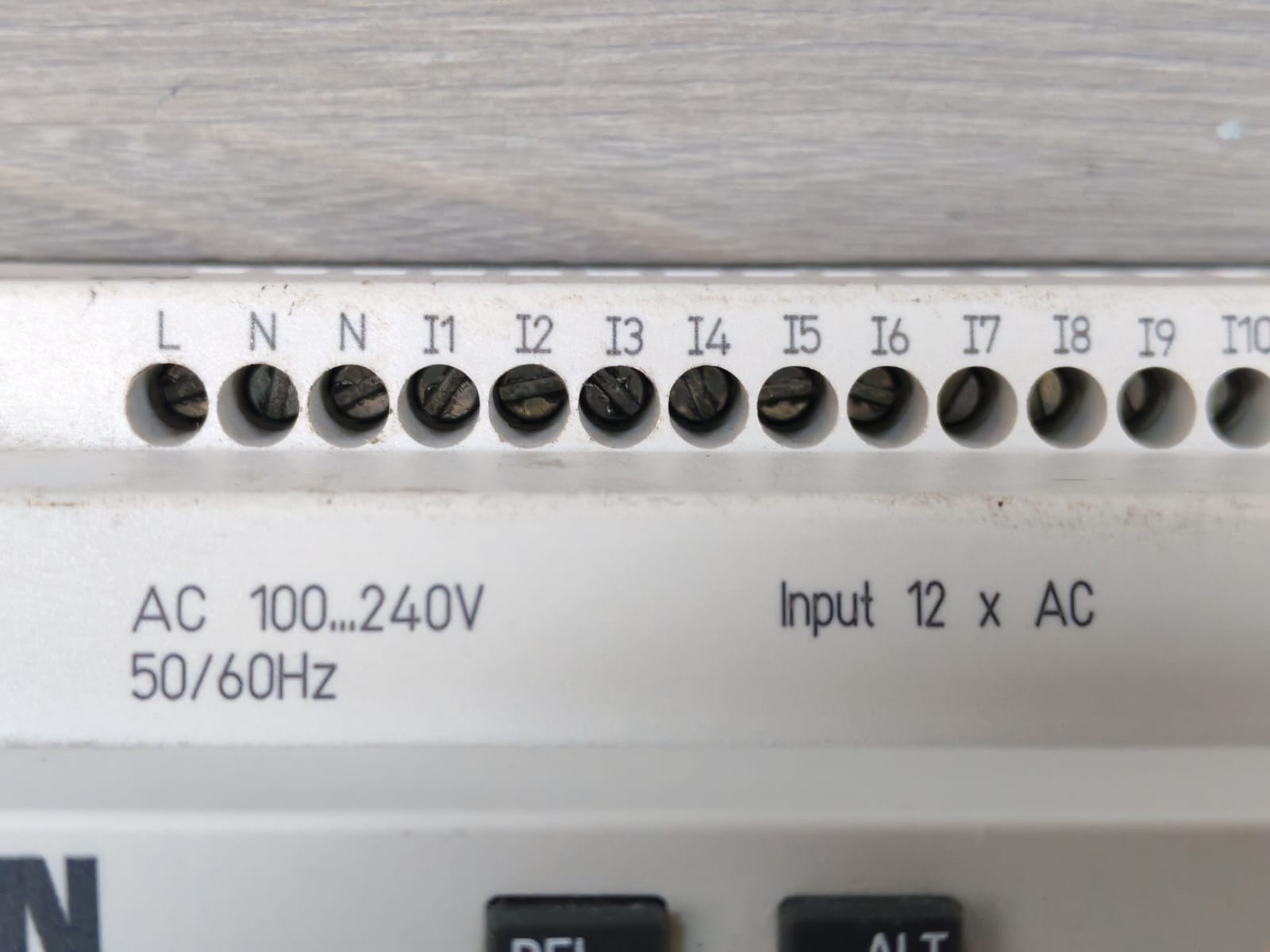 Eaton EASY 719-AC-RC EATON EASY 719-AC-RC CONTROLLER 85-264V 5