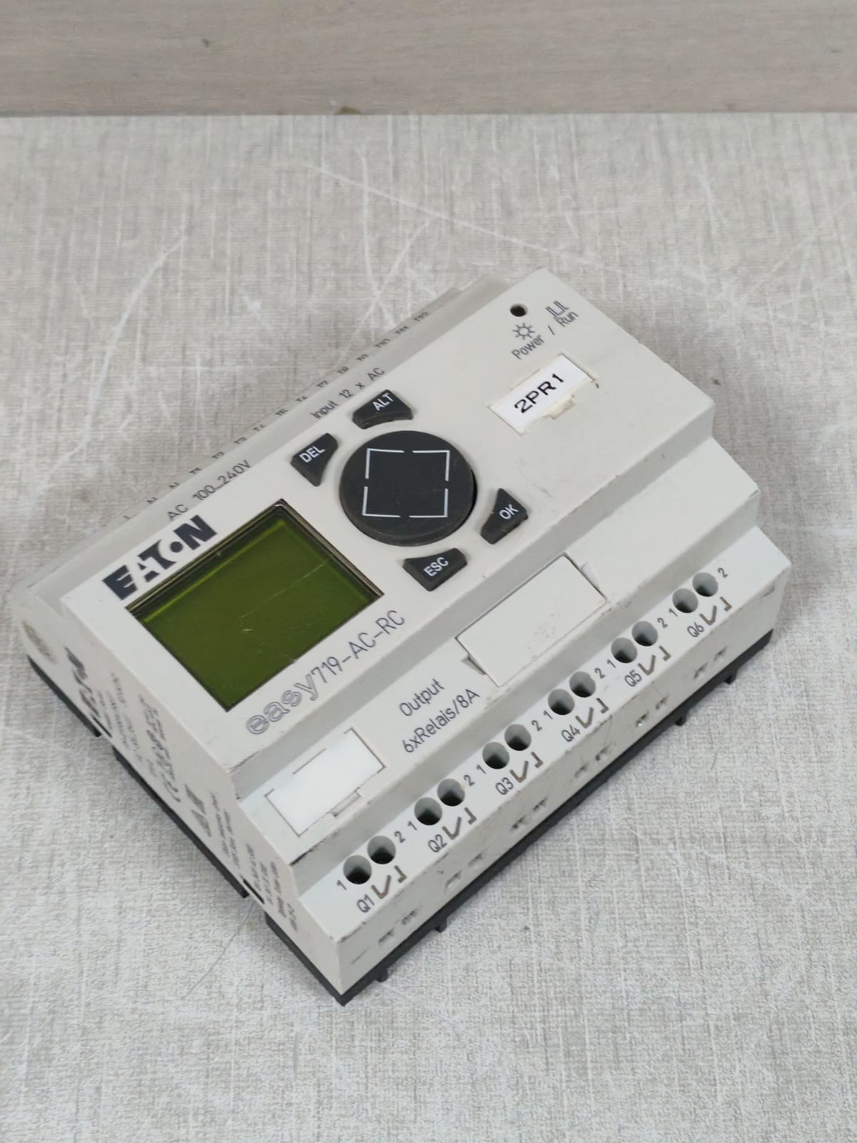 Eaton EASY 719-AC-RC EATON EASY 719-AC-RC CONTROLLER 85-264V 6