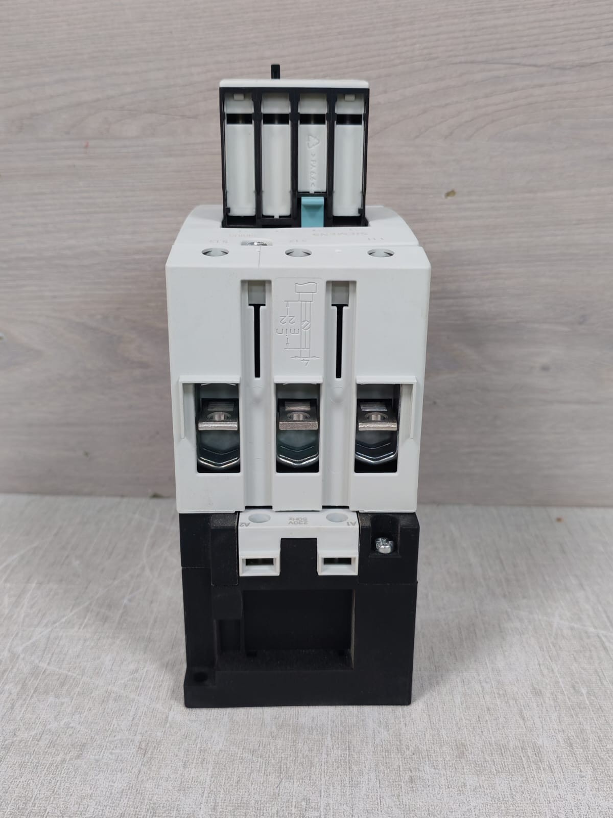 Siemens 3RT1045-1AP04 Siemens 3RT1045-1AP04 Power Contactor 9