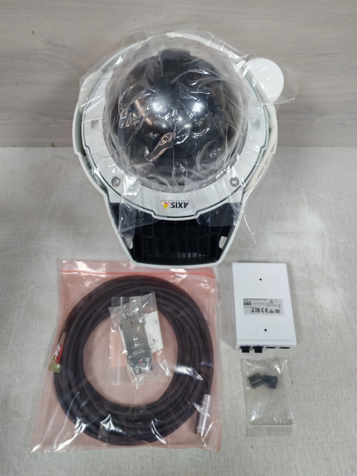 AXIS Q6055-C 50 Hz P/N: 0942-001 PTZ Dome Network Camera