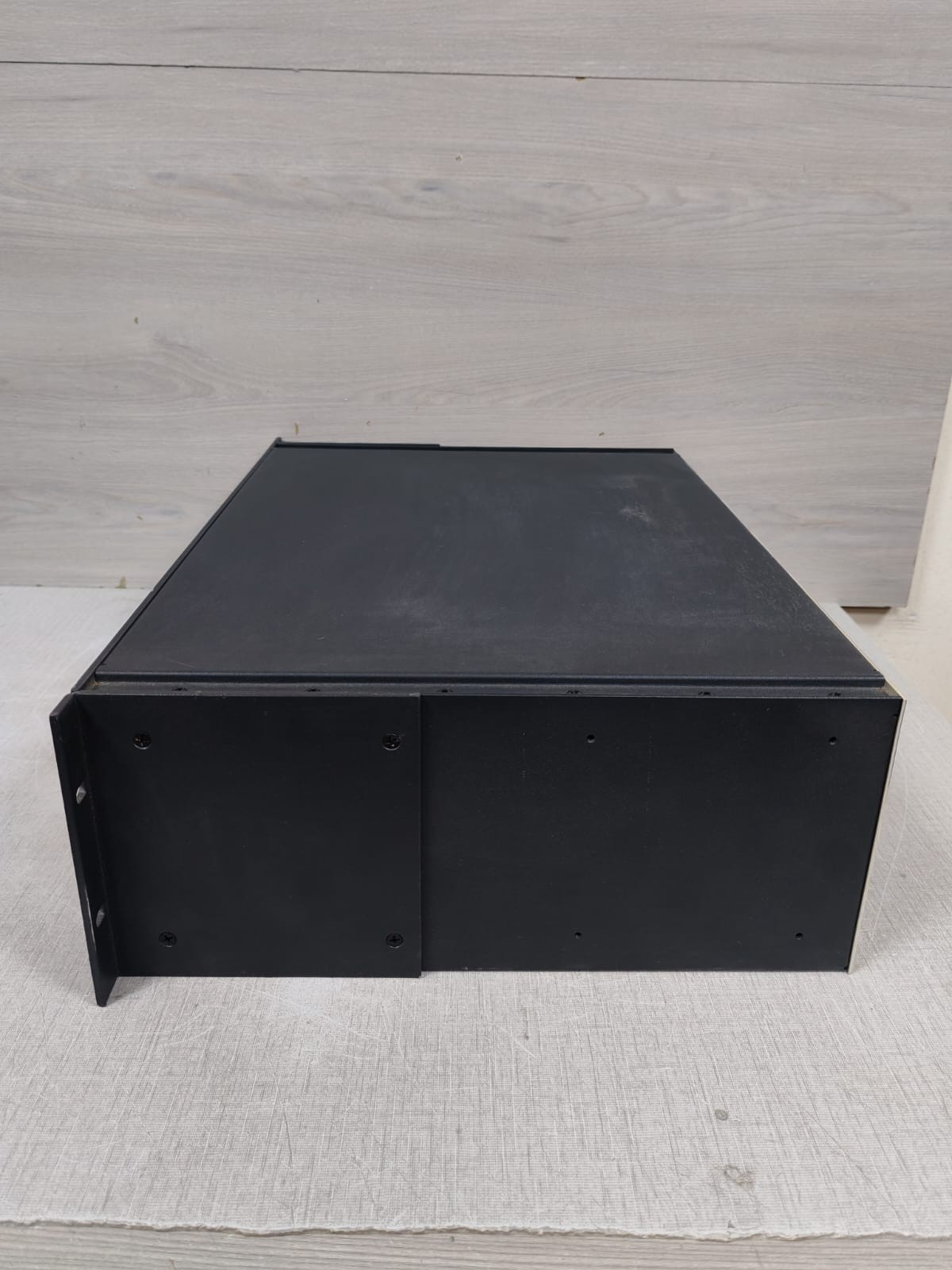 Pelco SYTEM-9760 PELCO SYTEM 9760 CM9760-MDA-X MASTER DISTRIBUTION AMPLIFIER 8