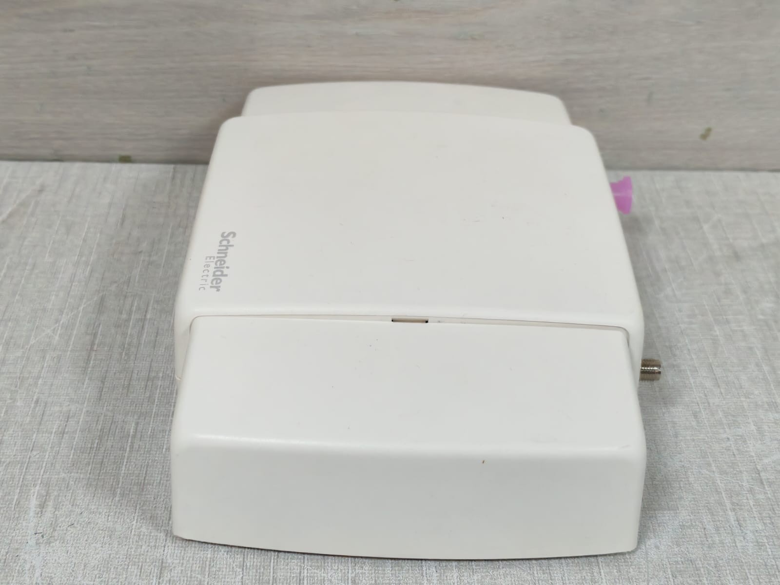 Schneider Electric MPM-GW-DI0-5045 Schneider Electric MPM-GW-DI0-5045 Manager Gateway with 868Mhz Enocean & Zigbee 9