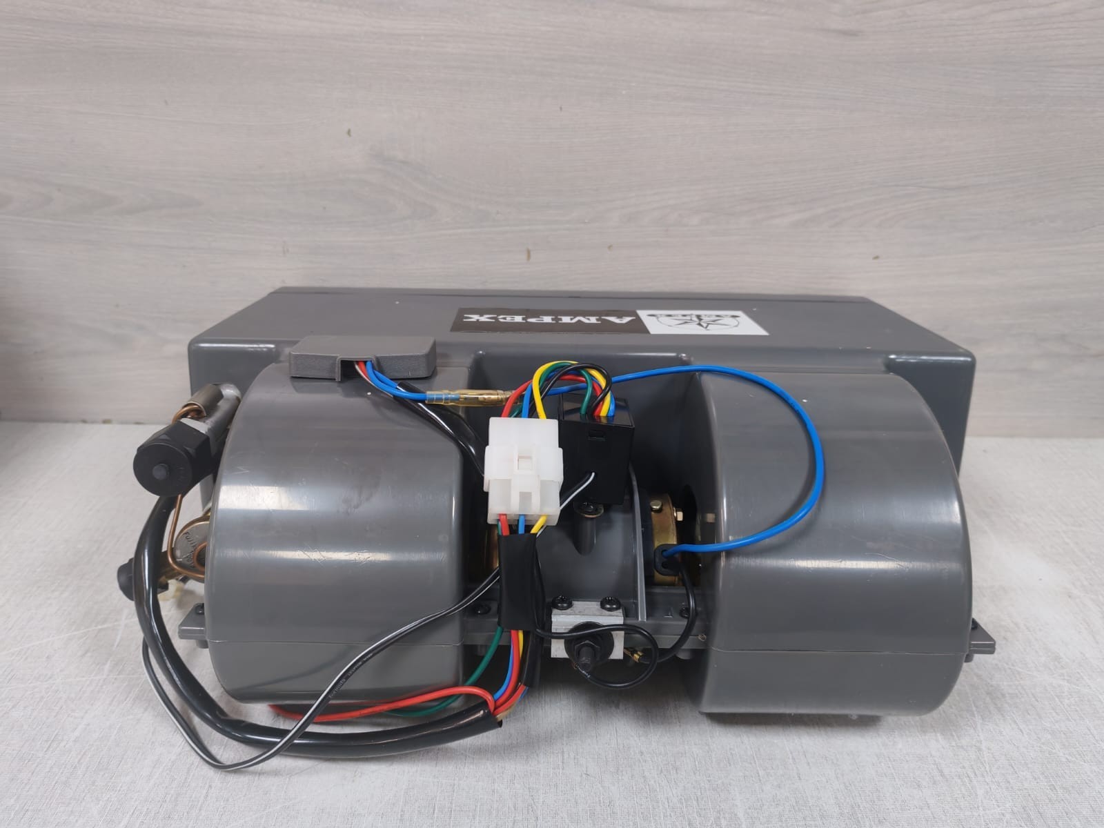 AMPEX AM-20012 AMPEX AM 20012 Car Air Conditioner 12 Volt/RPM 3350 9
