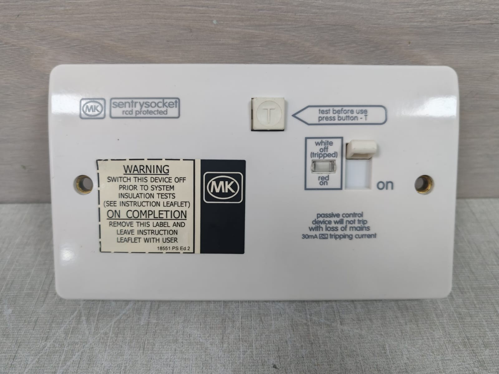 MK F0512 MK K6303 WHI LOGIC PLUS F0512 13A 1G Double Pole RCD Protected Switch Socket 2