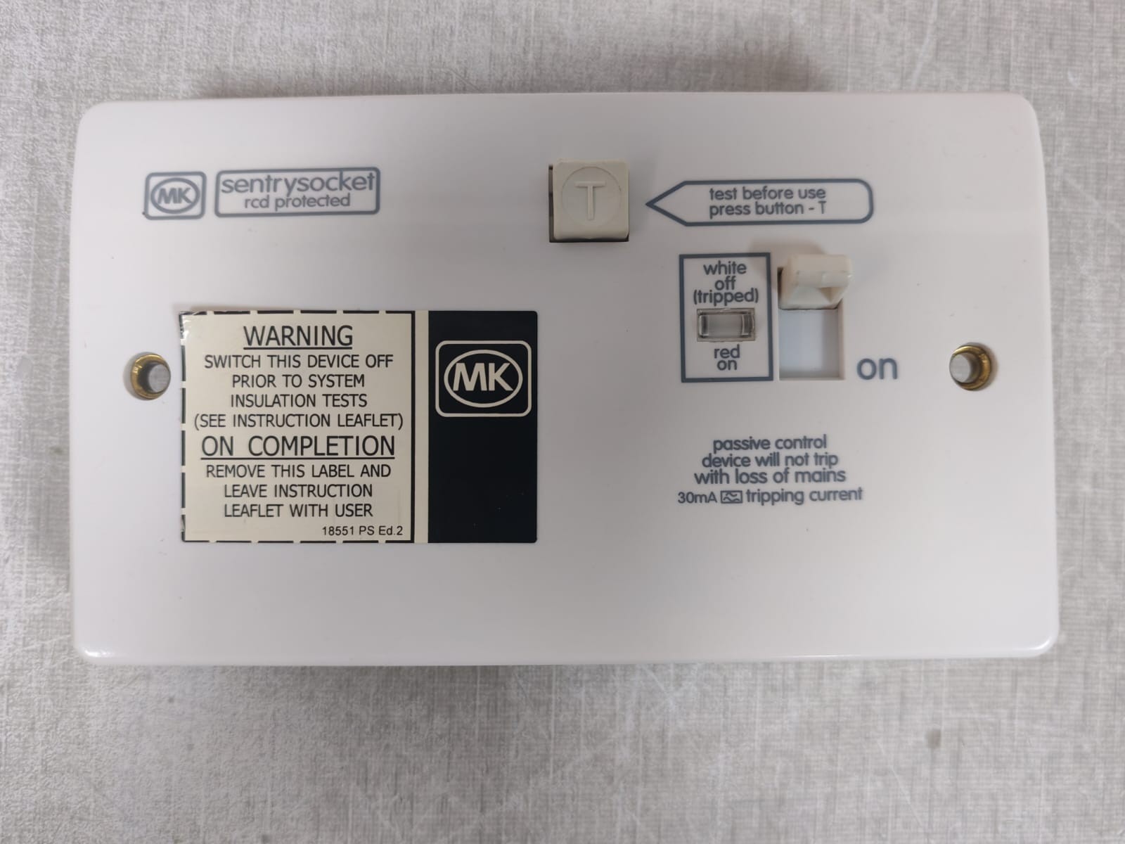 MK F0512 MK K6303 WHI LOGIC PLUS F0512 13A 1G Double Pole RCD Protected Switch Socket 10