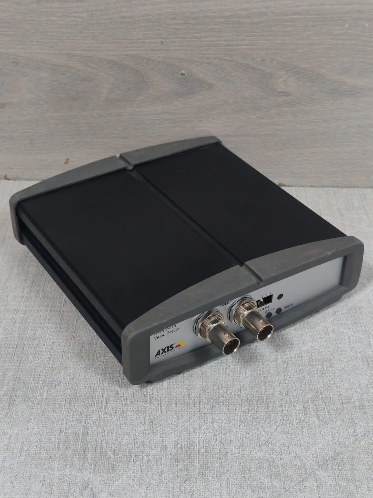 AXIS COMMUNICATIONS 0186-001-04 AXIS COMMUNICATIONS 241S P/N 0186-001-04 VIDEO SERVER 4