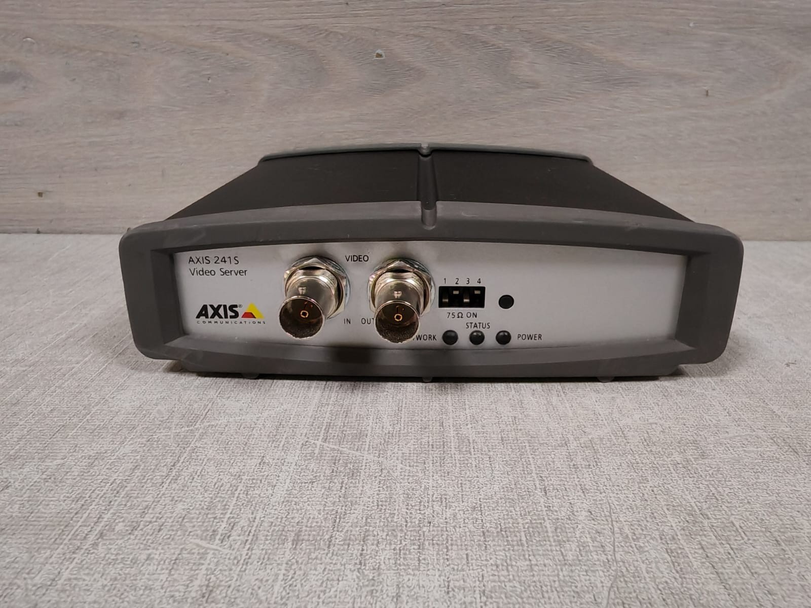 AXIS COMMUNICATIONS 241S P/N 0186-001-04 VIDEO SERVER