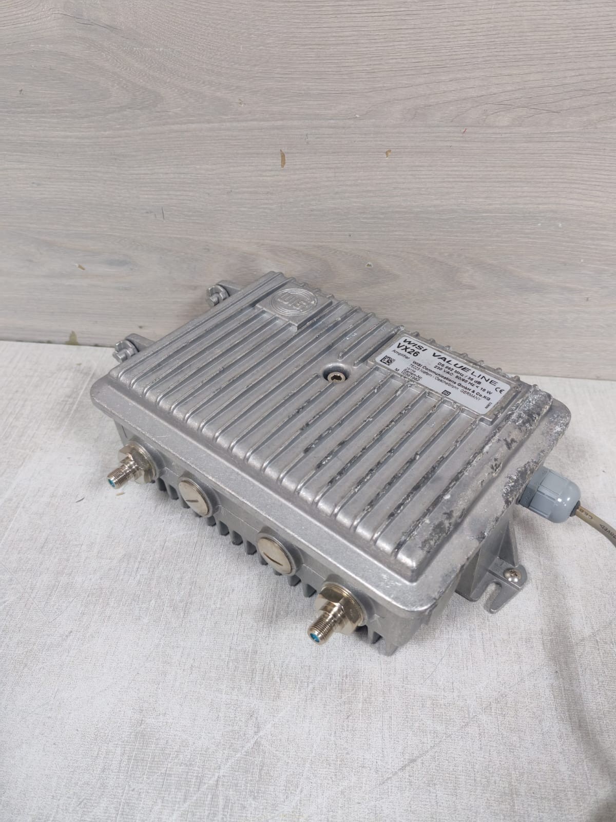 WISI COMMUNICATIONS VX26 WISI COMMUNICATIONS VALUE LINE VX26 DISTRIBUTION AMPLIFIER 3