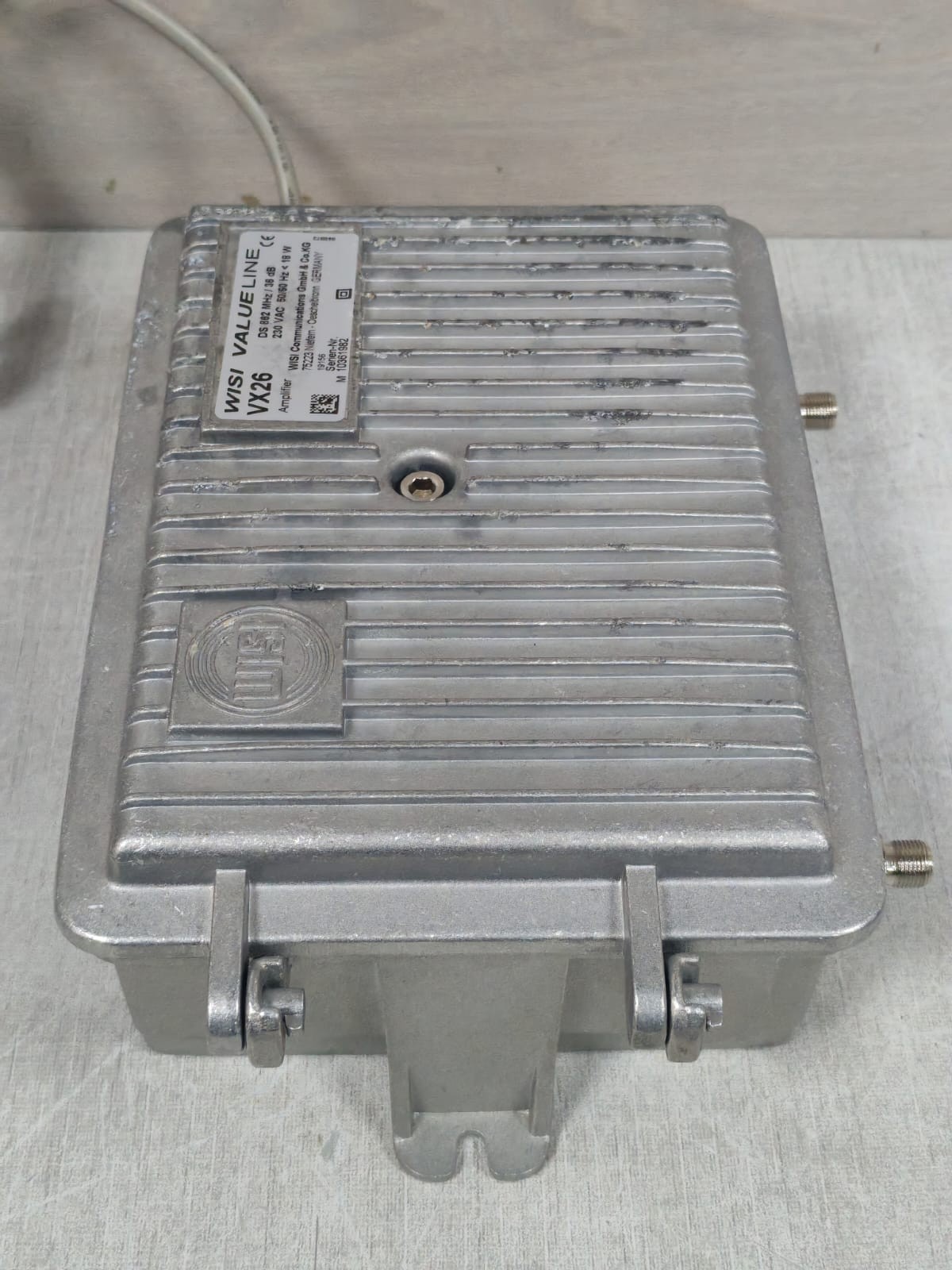 WISI COMMUNICATIONS VX26 WISI COMMUNICATIONS VALUE LINE VX26 DISTRIBUTION AMPLIFIER 6