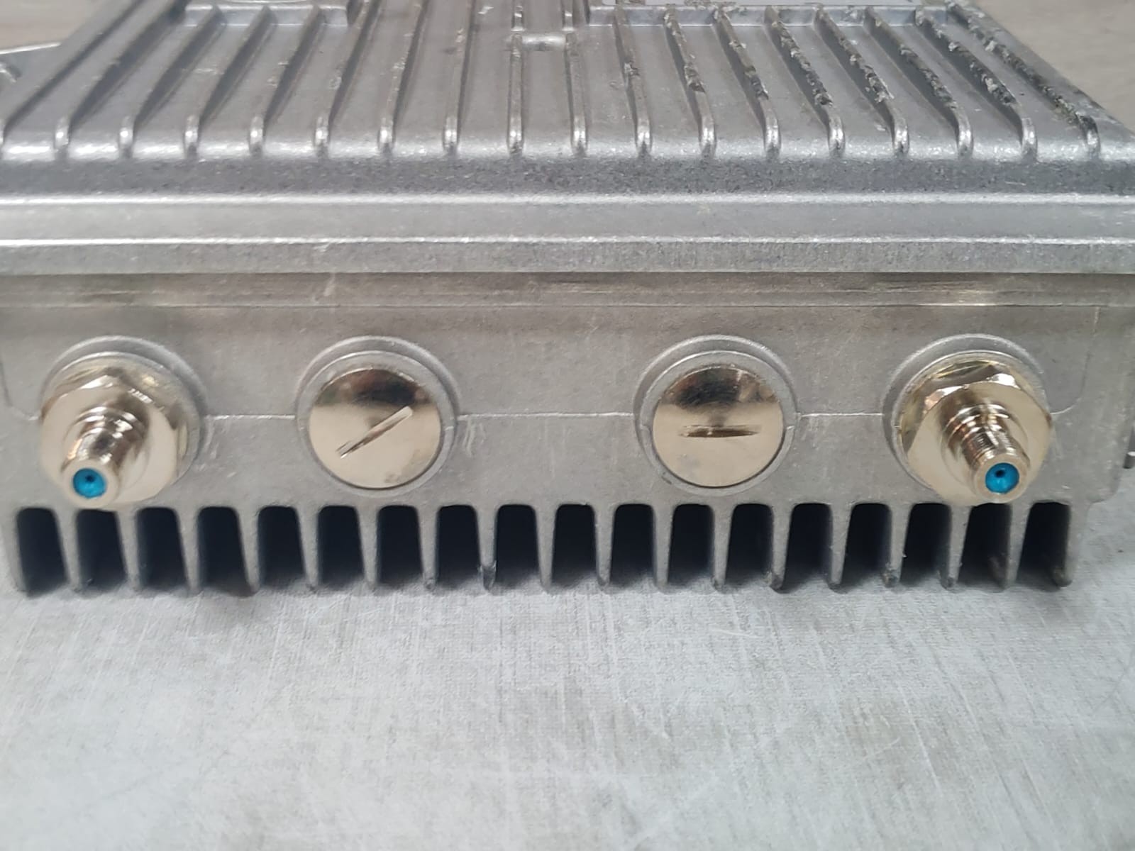 WISI COMMUNICATIONS VX26 WISI COMMUNICATIONS VALUE LINE VX26 DISTRIBUTION AMPLIFIER 10