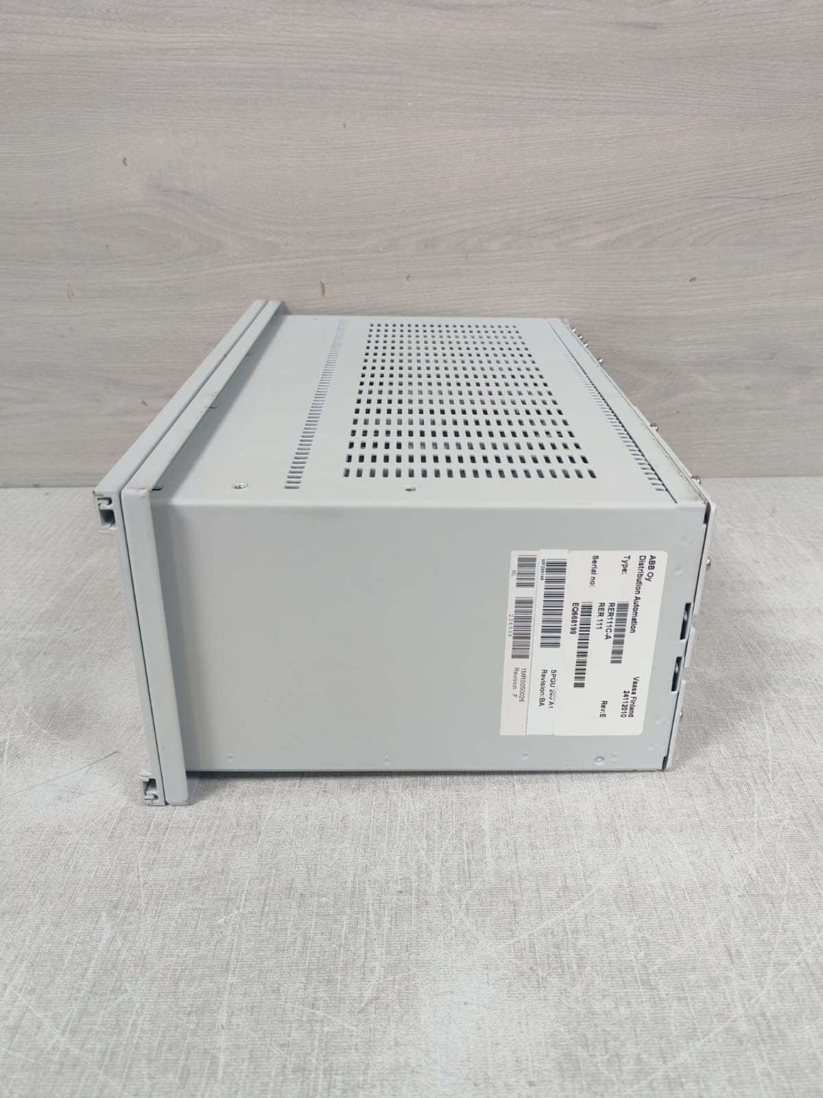ABB RER111C / RER111C-A REV.E ABB RER111C / RER111C-A REV.E STAR COUPLER 100-240VAC/DC 8