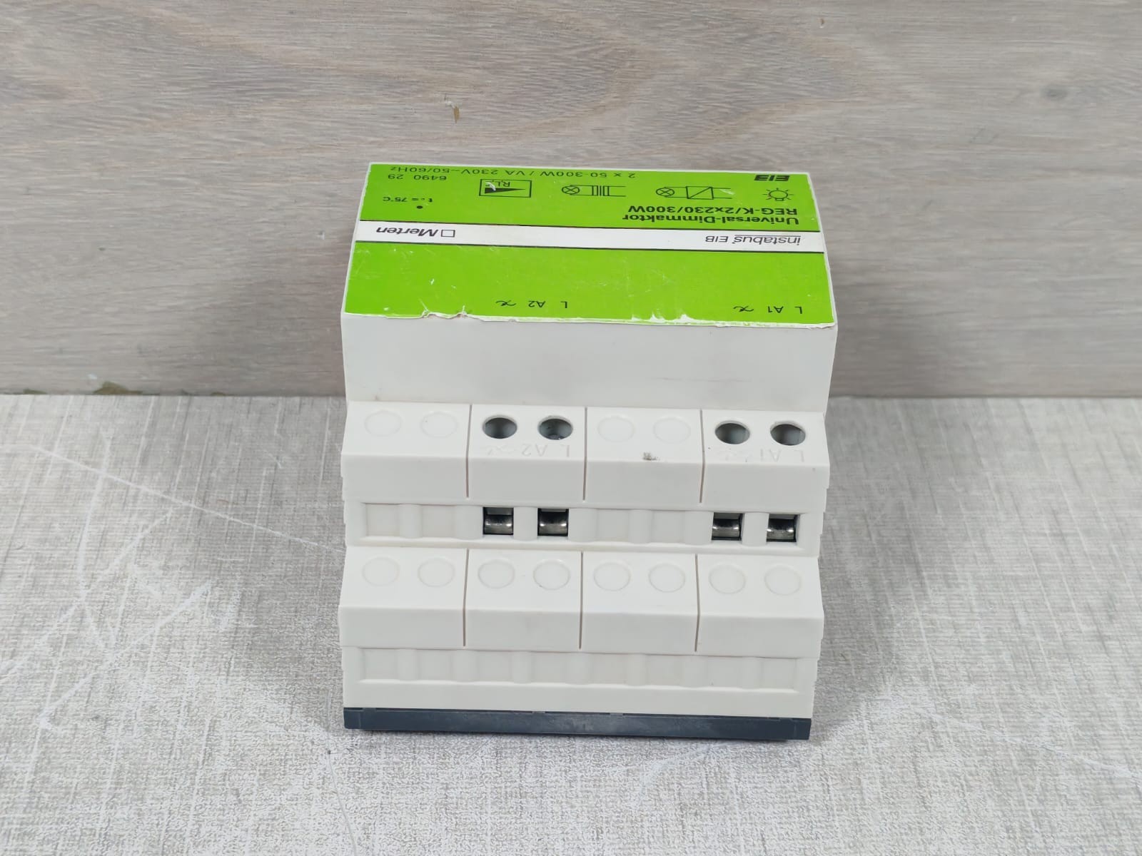 Merten 6490 29 Merten 6490 29 Universal-Dimmaktor 3