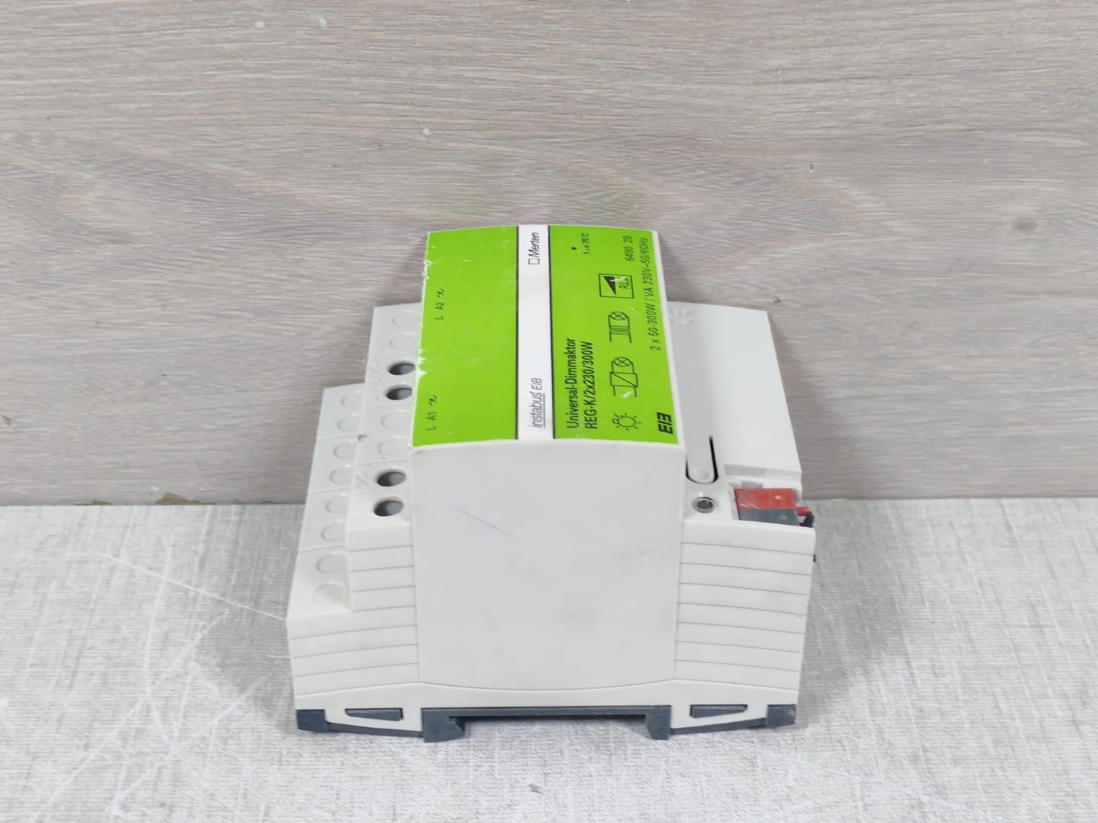 Merten 6490 29 Merten 6490 29 Universal-Dimmaktor 6
