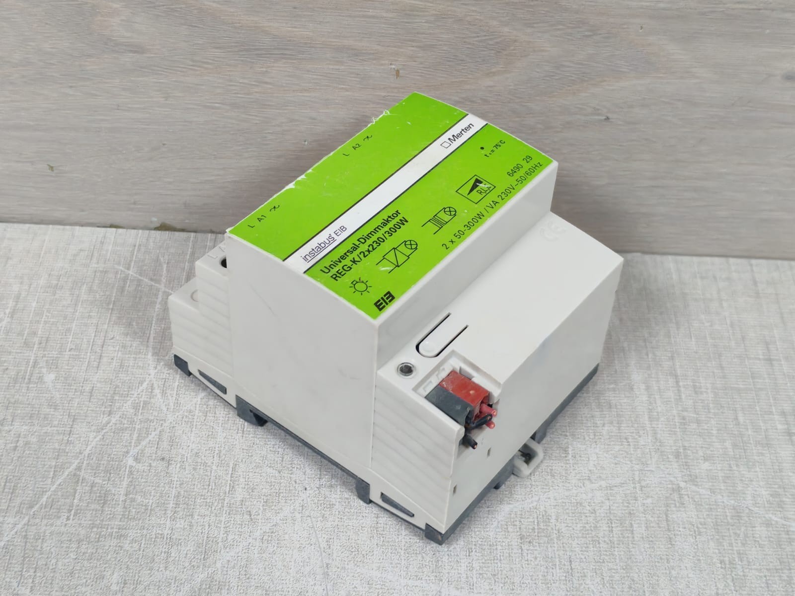 Merten 6490 29 Merten 6490 29 Universal-Dimmaktor 8
