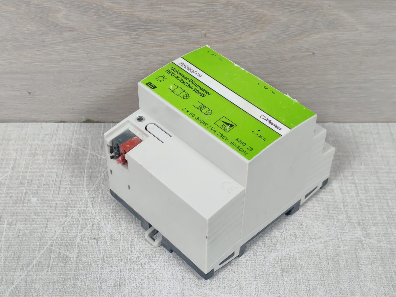 Merten 6490 29 Merten 6490 29 Universal-Dimmaktor 9