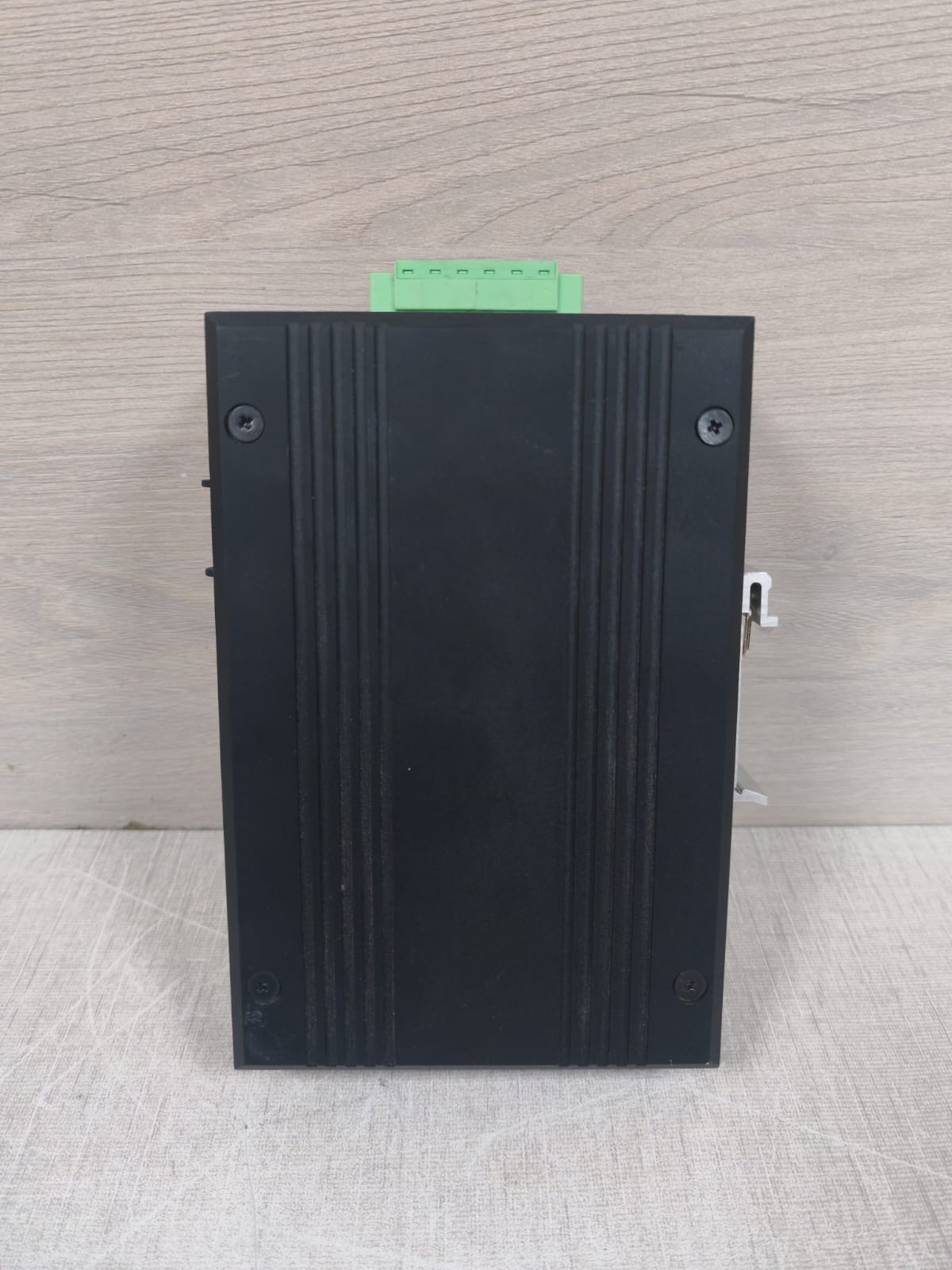 UOTEK UT-6428-8T-2GP-POE UOTEK UT-6428-8T-2GP-POE 8+2G GIGABIT UNMANAGED POE ETHERNET SWITCH 5