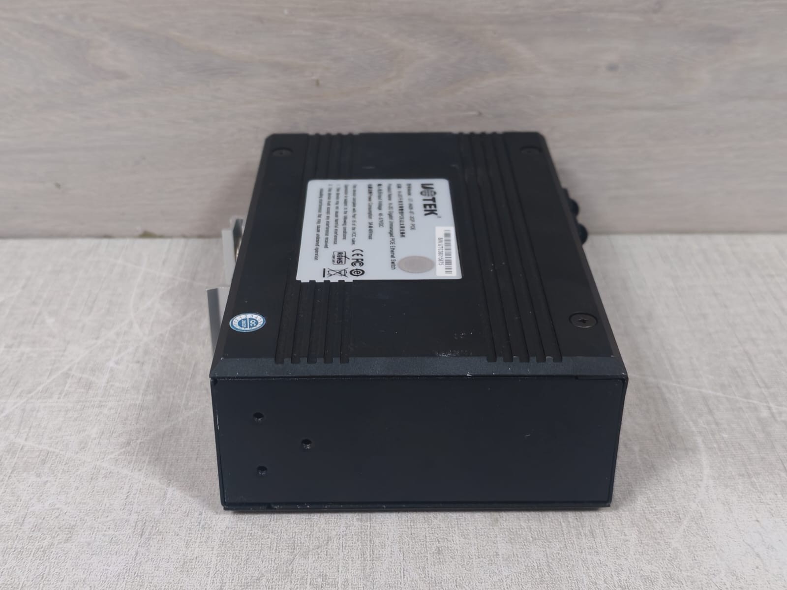 UOTEK UT-6428-8T-2GP-POE UOTEK UT-6428-8T-2GP-POE 8+2G GIGABIT UNMANAGED POE ETHERNET SWITCH 7