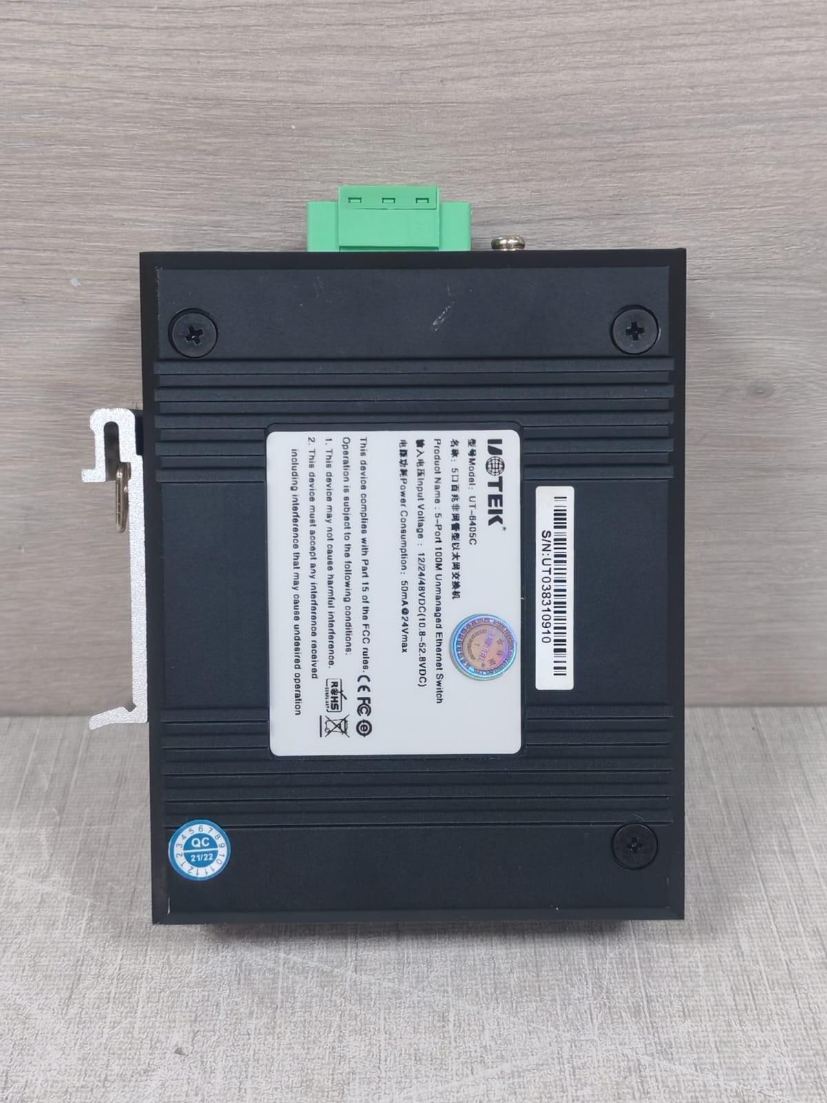 UOTEK UOTEK UT-6405C UOTEK UT-6405C 5-PORT 100M UNMANAGED ETHERNET SWITCH 4