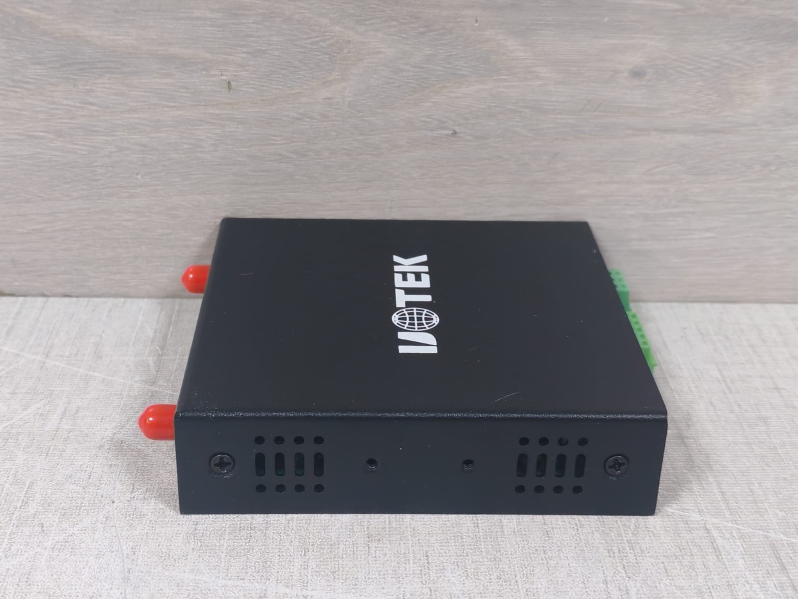 Uotek R9505-FS UOTEK R9505-FS 4G(1WAN+1LAN) INDUSTRIAL ROUTER 8