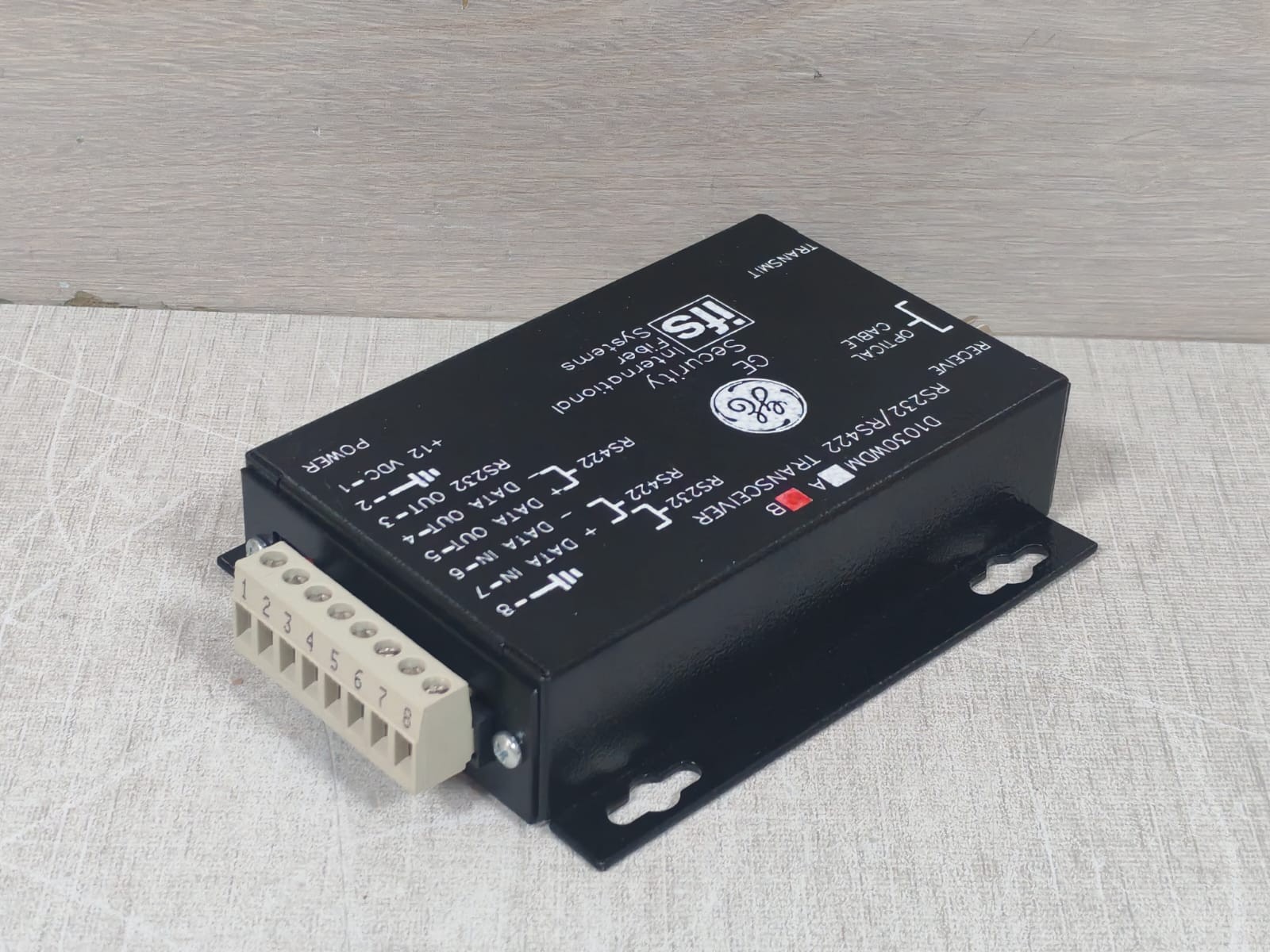 GE D1030WDMB GE SECURITY INTERNATIONAL FIBER SYSTEMS D1030WDMB RS232/RS422 TRANSCEIVER 10