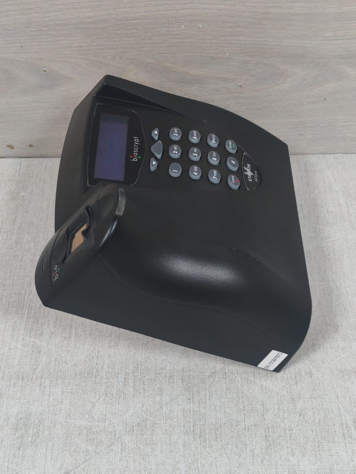 BIOSCRYPT V-STATION A,G,R P/N:871-25232-31R BIOSCRYPT V-STATION A,G,R P/N:871-25232-31R FINGERPRINT READER- INCOMPLETE ACCS 9