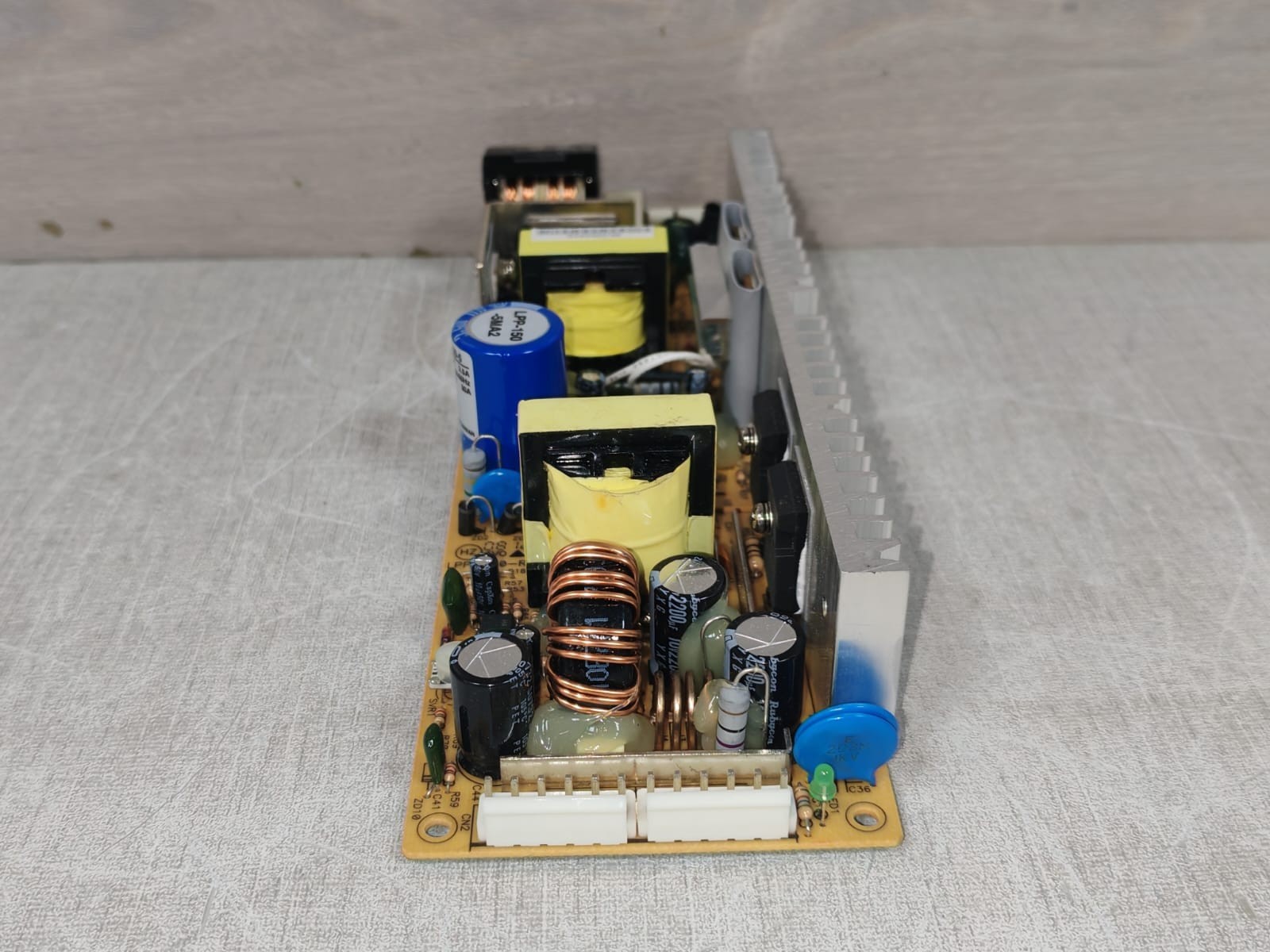 MEAN WELL LPP-150-R8 MEAN WELL LPP-150-R8 POWER SUPPLY 8