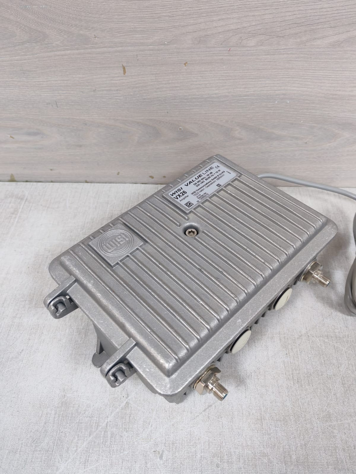 WISI COMMUNICATIONS VX26 WISI COMMUNICATIONS VALUE LINE VX26 DISTRIBUTION AMPLIFIER 5