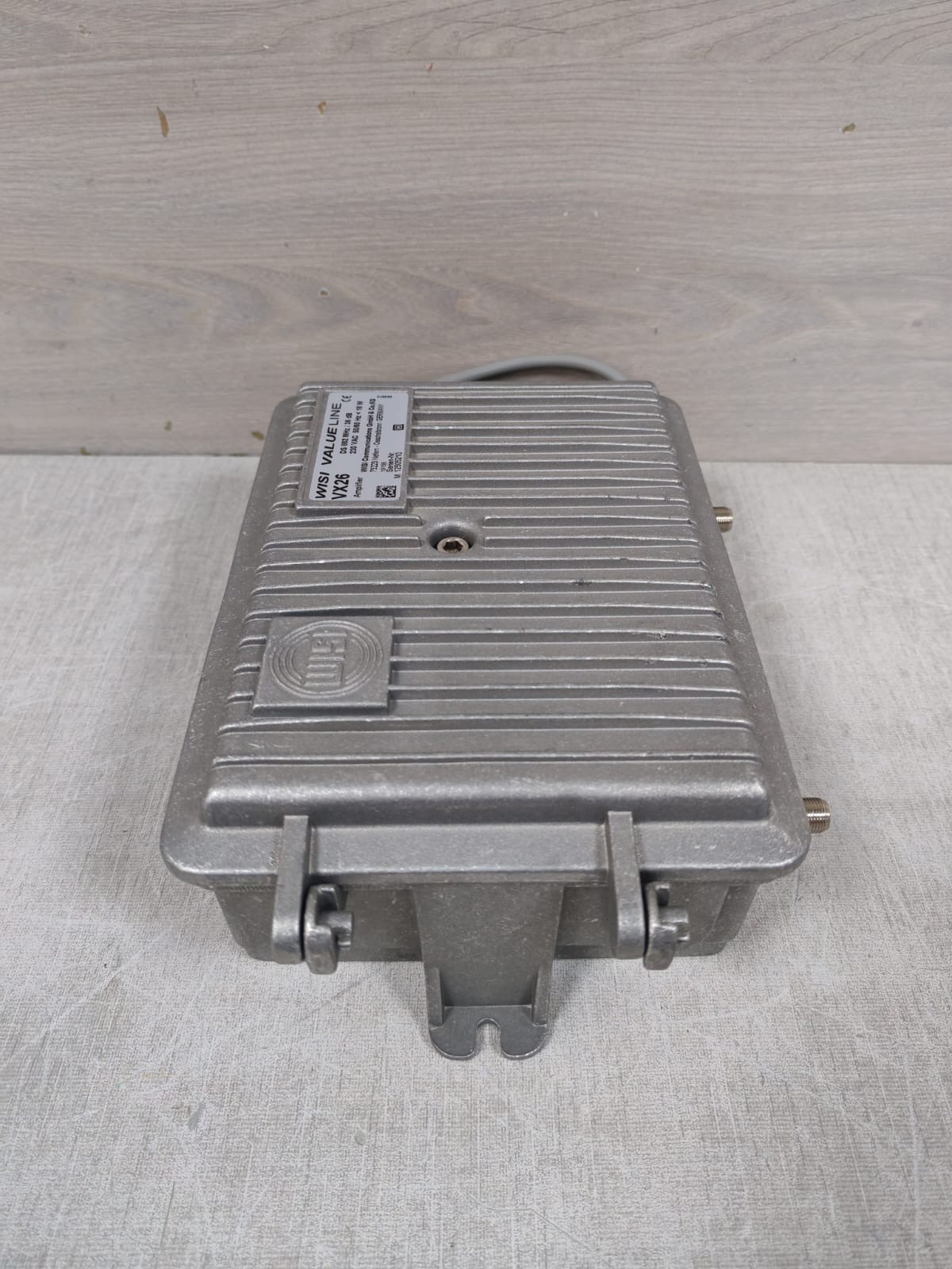 WISI COMMUNICATIONS VX26 WISI COMMUNICATIONS VALUE LINE VX26 DISTRIBUTION AMPLIFIER 8