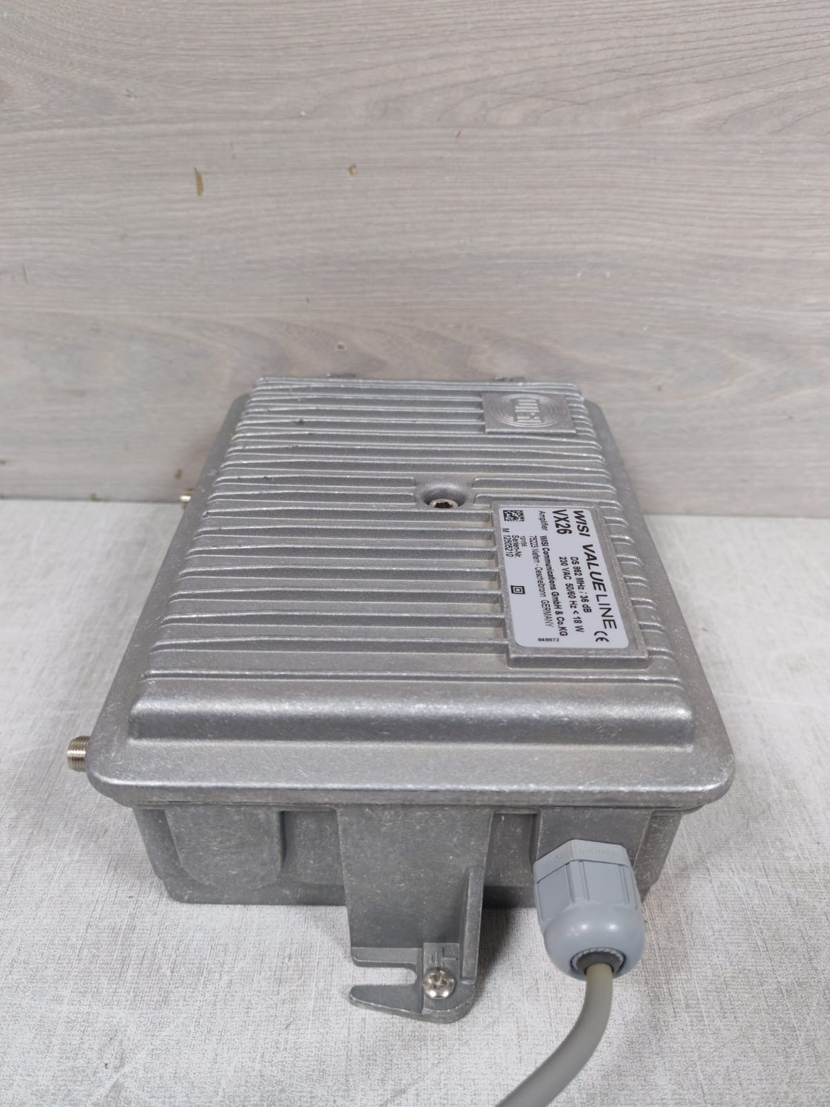 WISI COMMUNICATIONS VX26 WISI COMMUNICATIONS VALUE LINE VX26 DISTRIBUTION AMPLIFIER 9