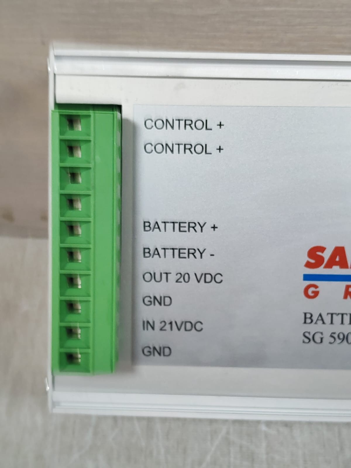 SAFEGATE GROUP SG 590513/SG590422B VER.2 SAFEGATE GROUP SG 590513/SG590422B VER.2 BATTERY BACKUP CONTROL 3