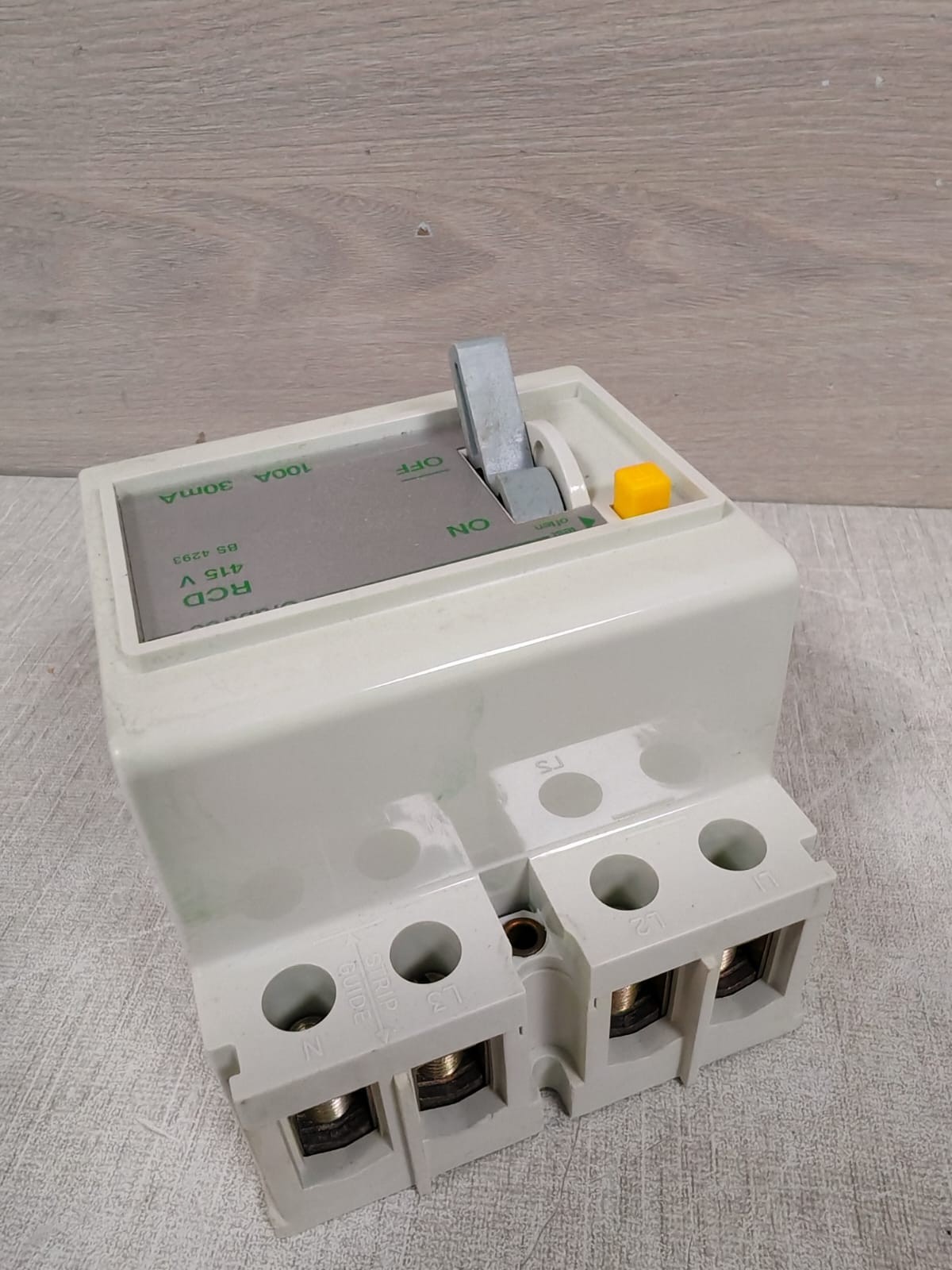 Crabtree Polestar 641/030 Crabtree Polestar RCD 100A 30mA 3 Pole RCD 641/030 415 V 8