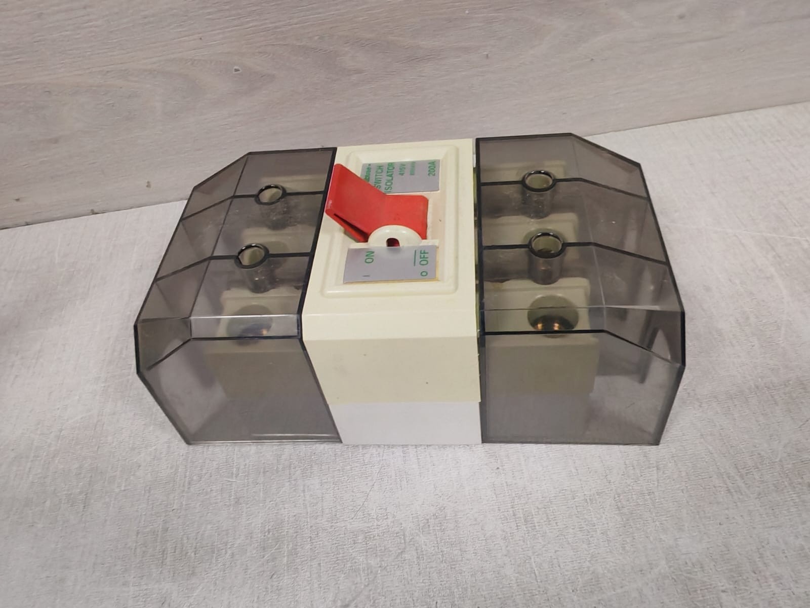 Crabtree 200/3MS Crabtree Polestar Switch Isolator 415V 200/3MS 200A Triple Pole Main Switch 8